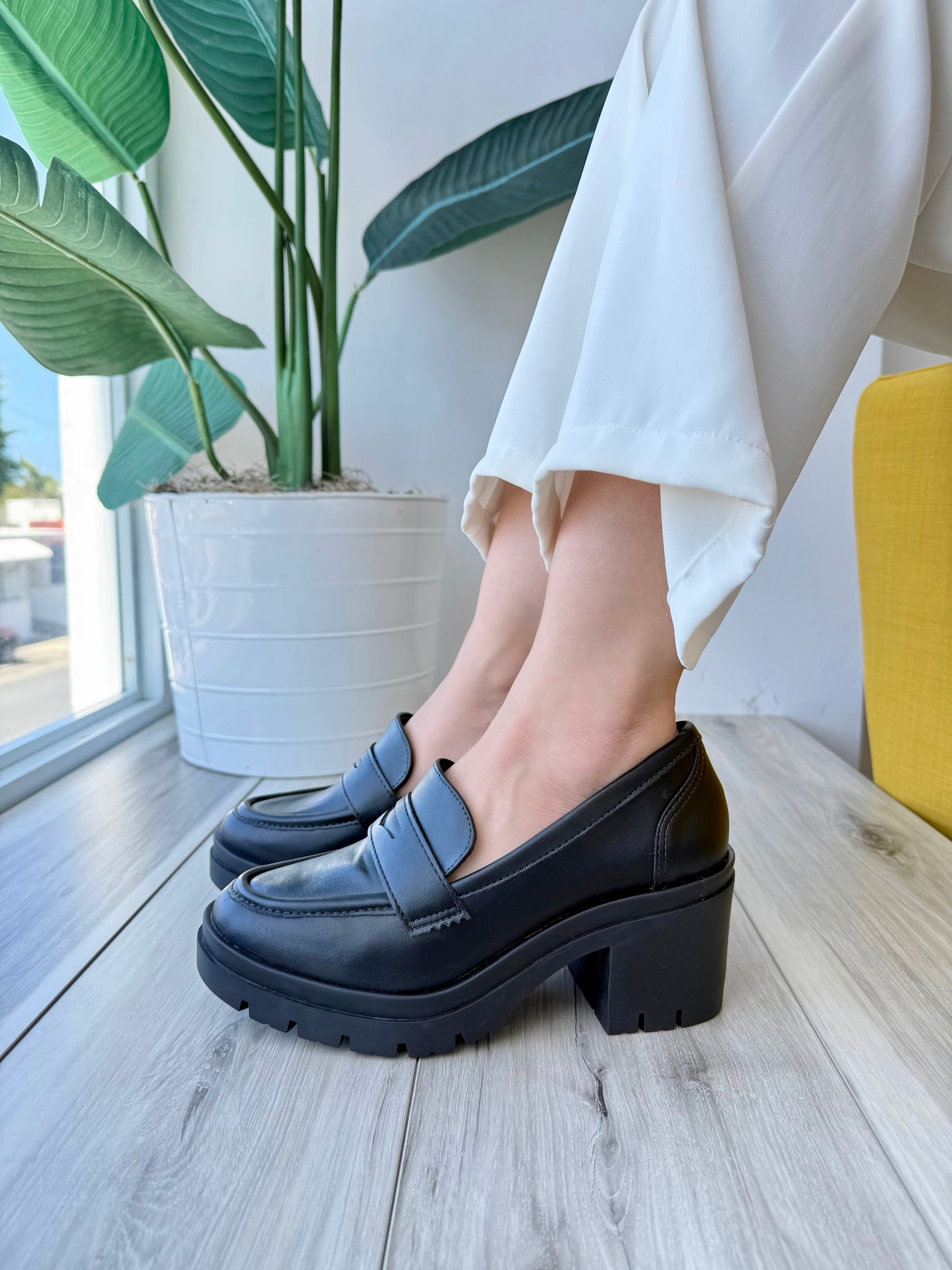 Violette Black- 4,7,8,10,11