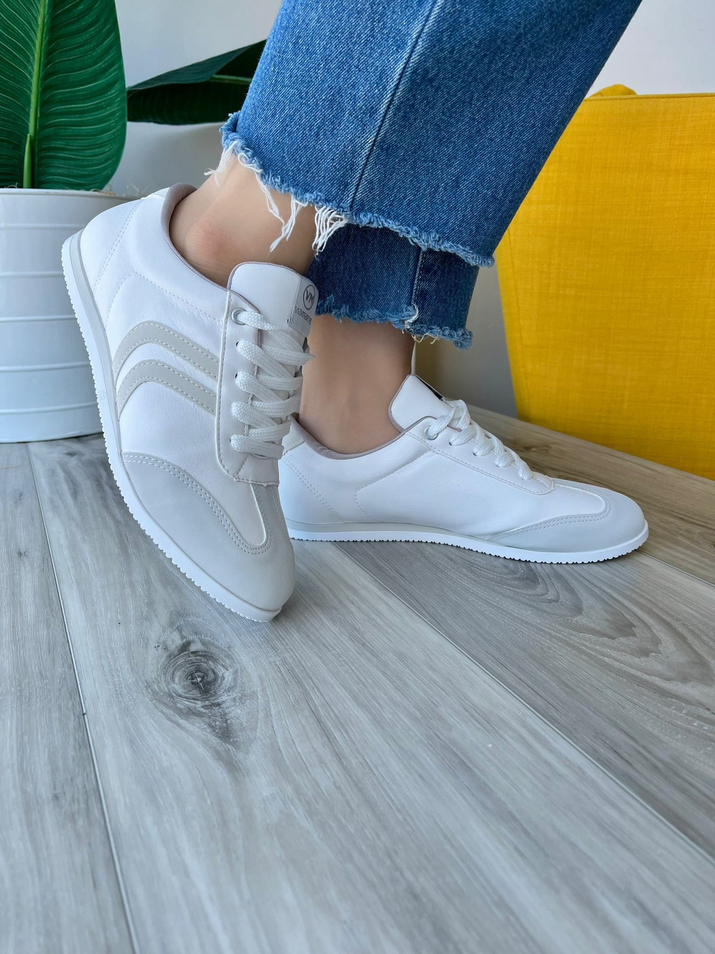 Tara white grey sneaker 6,7 - Stela The Shoetique