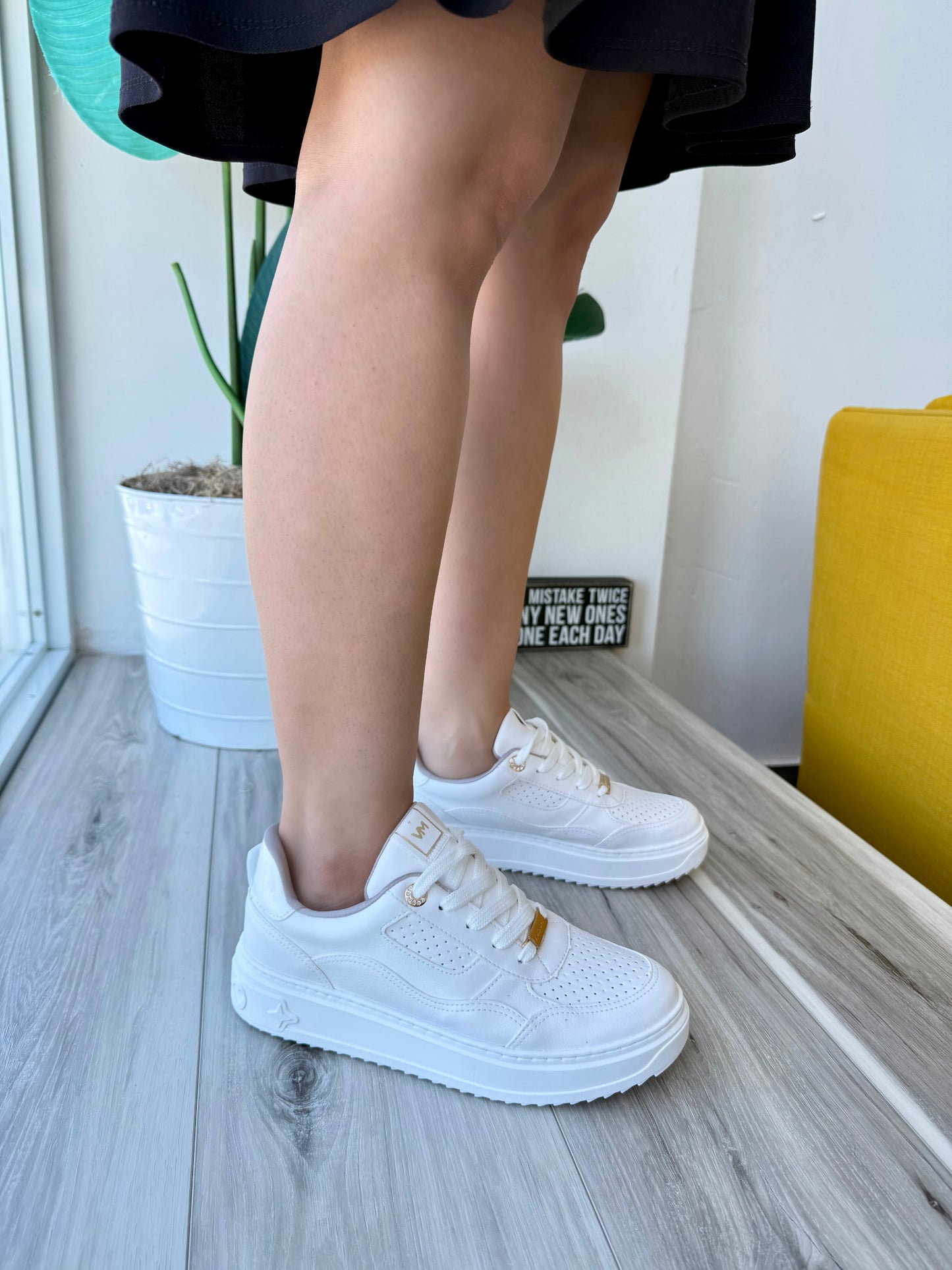 Daniela white sneaker