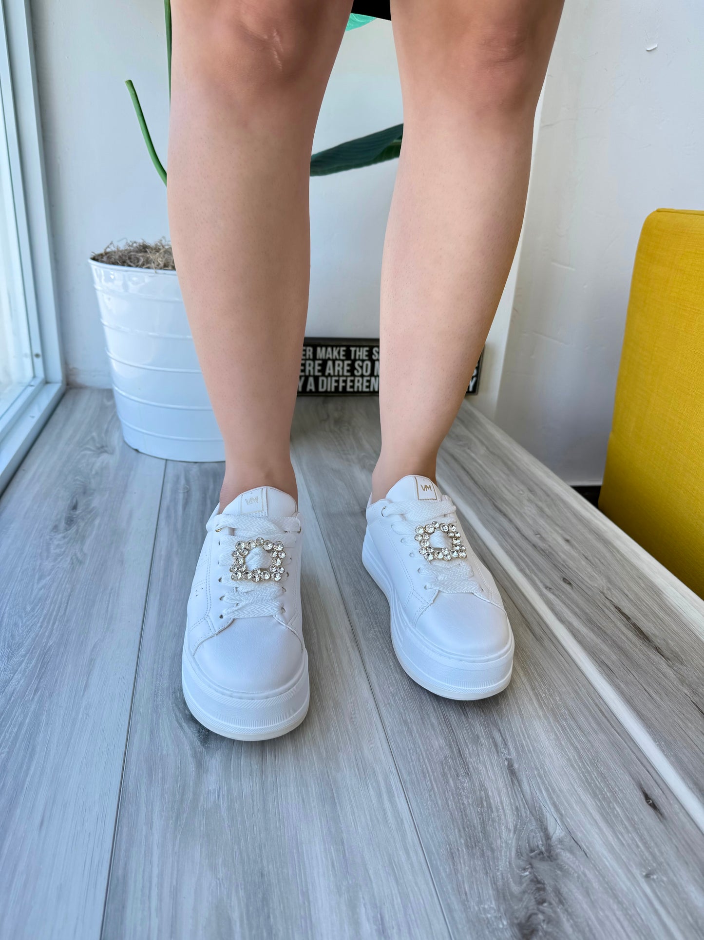 Alexis white sneaker 7,9