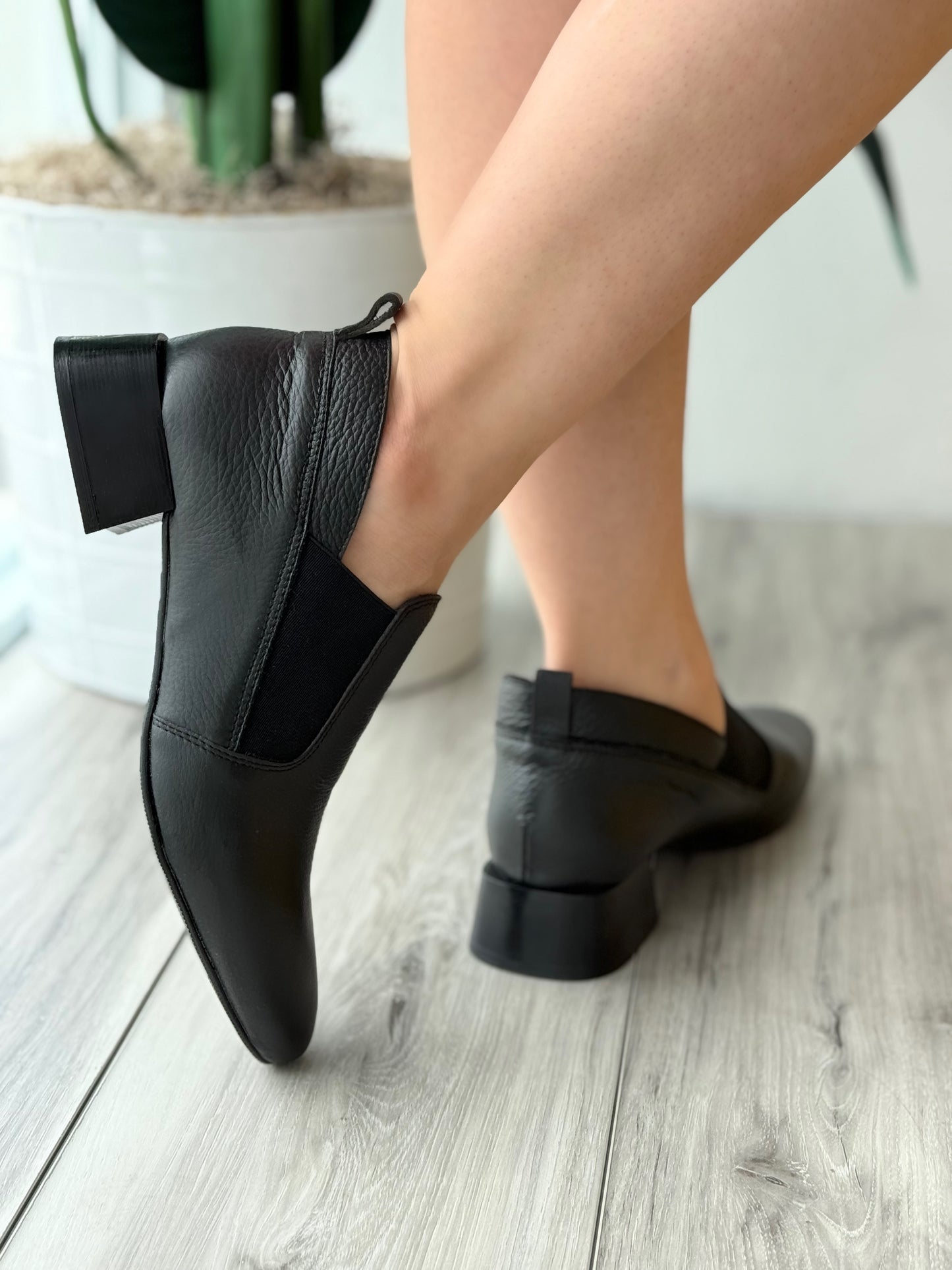Liora black boot