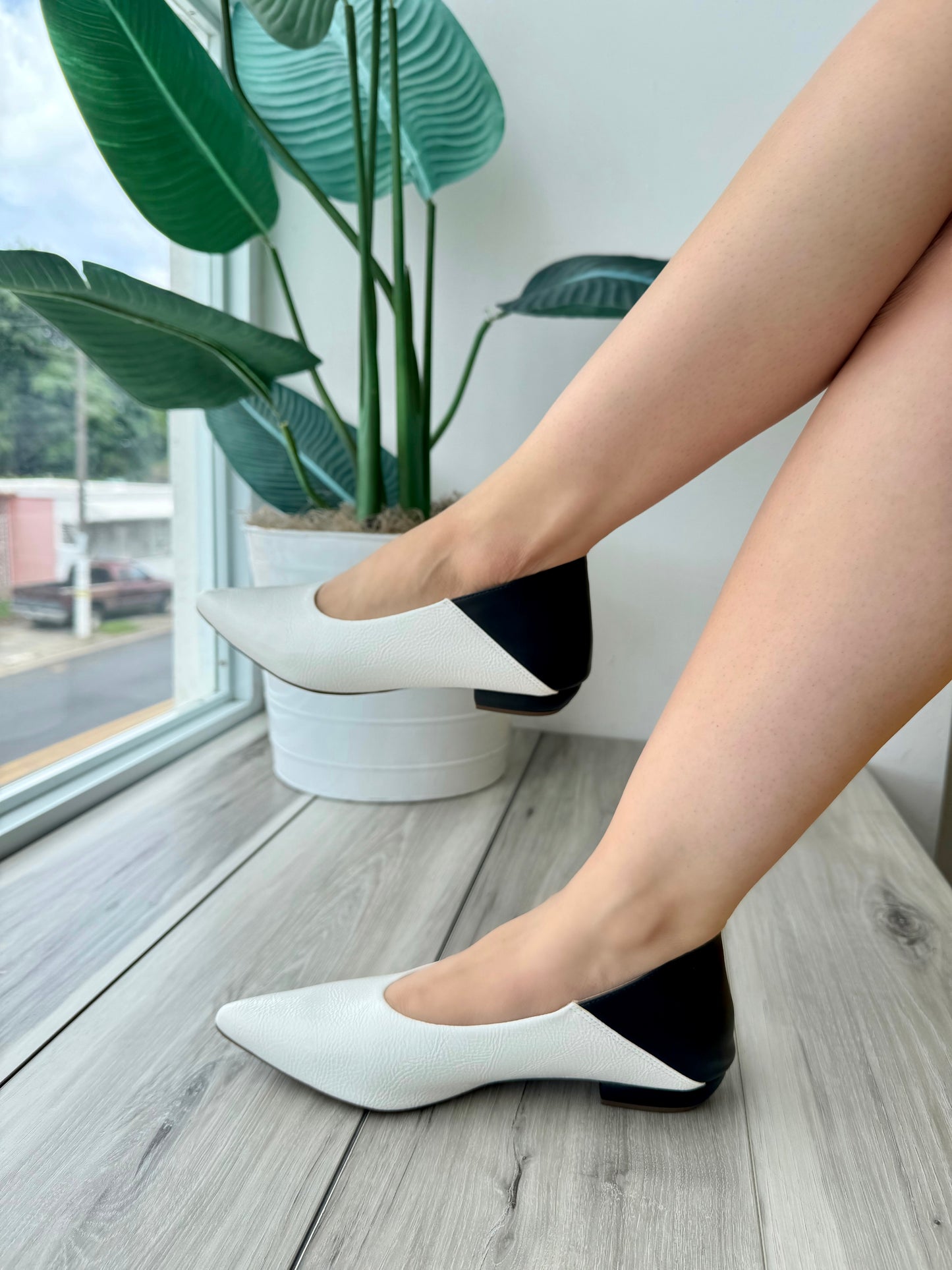 Azura blk/white