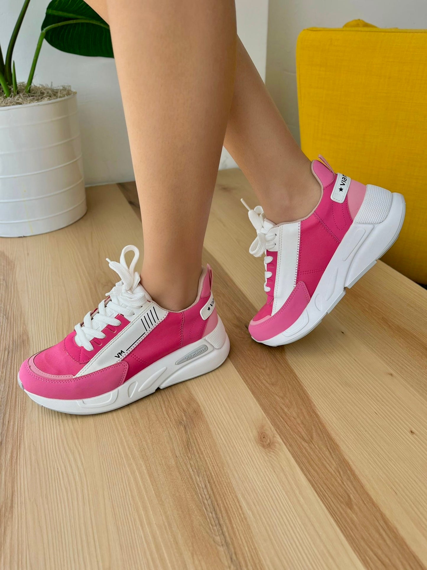 Aixa sneaker- size 4,5 - Stela The Shoetique
