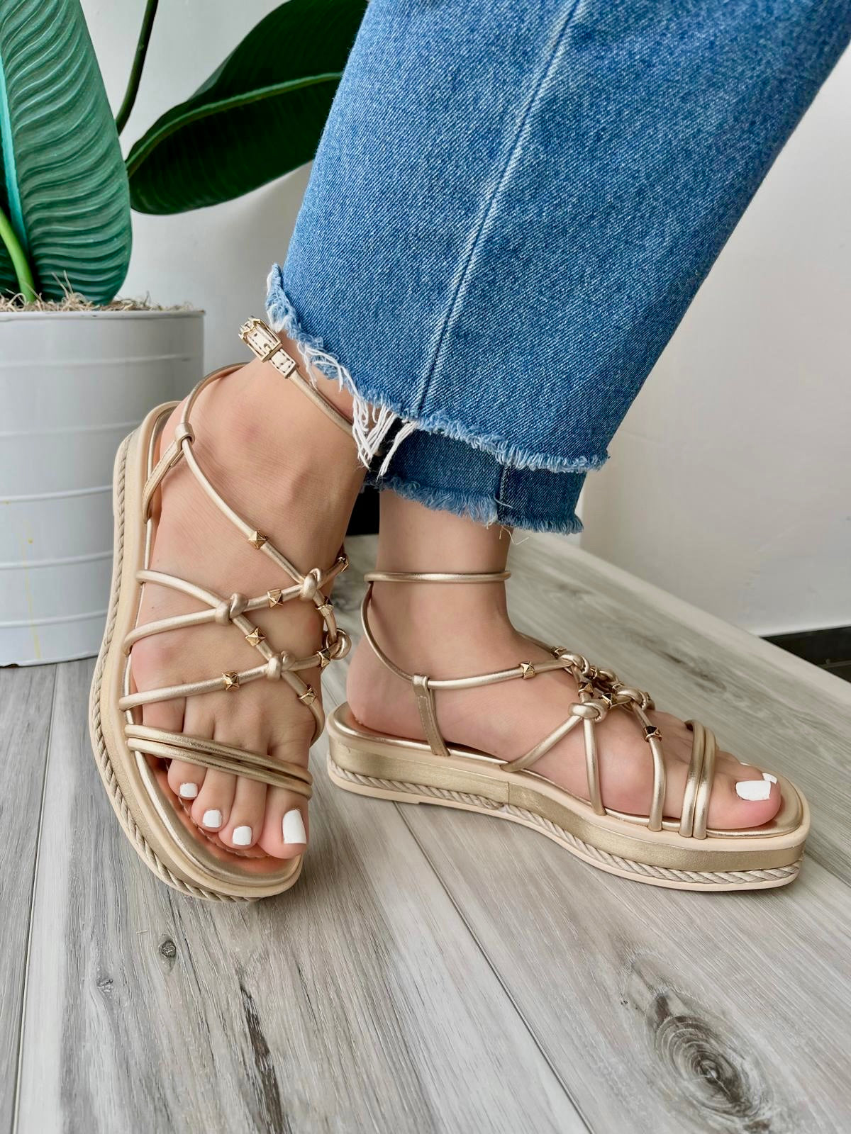 Mercedes gold flat 6,10 - Stela The Shoetique