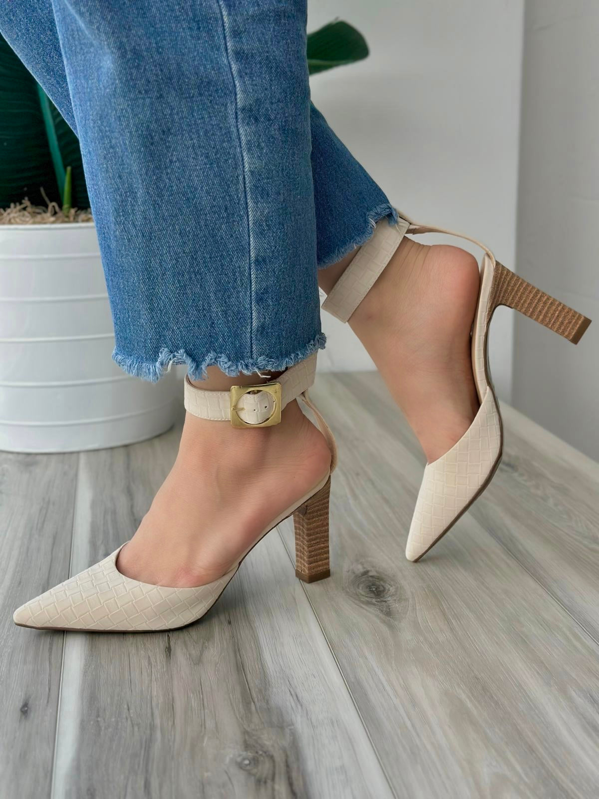 Dory off white heel 6,8 - Stela The Shoetique