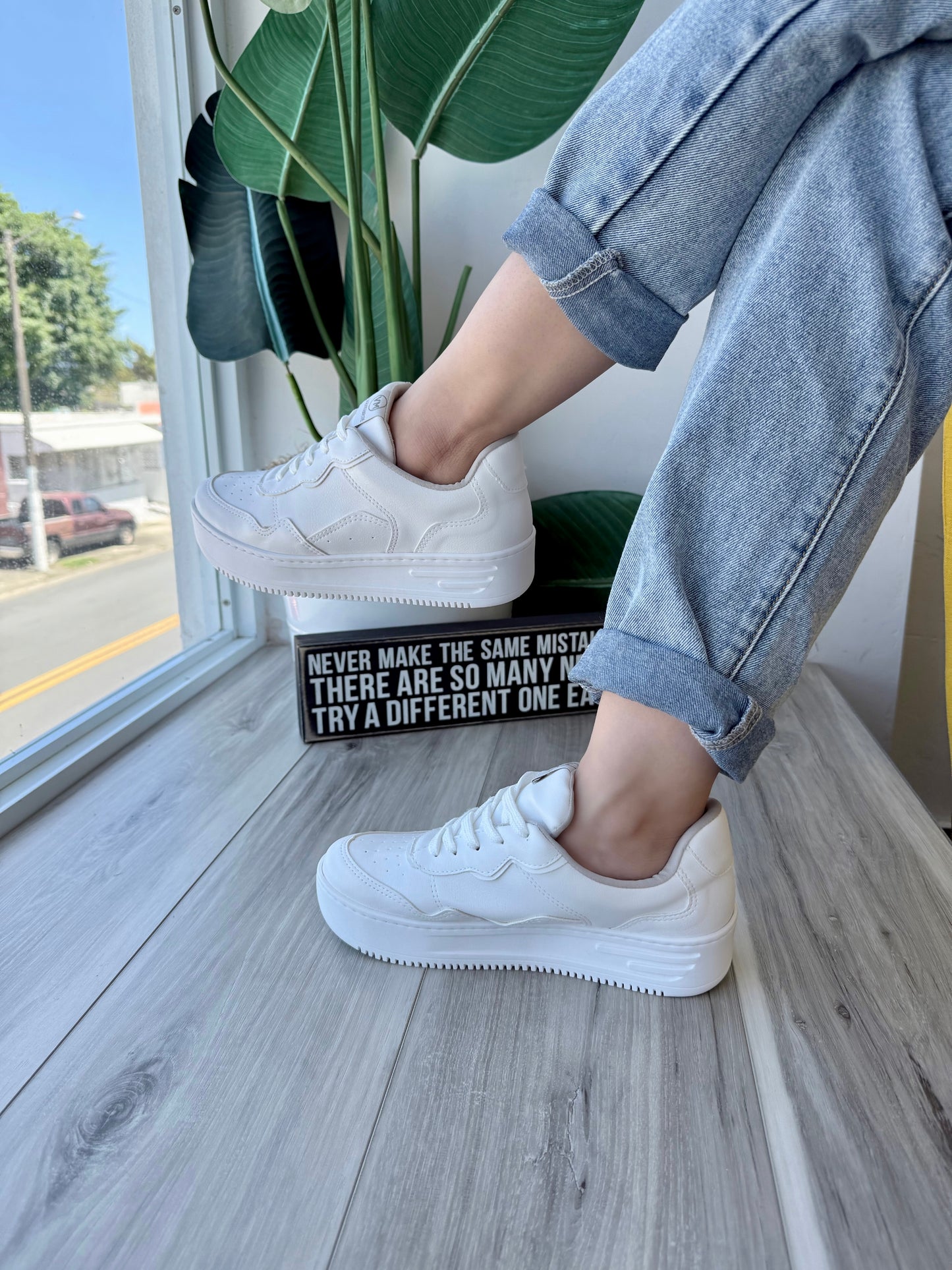 Antonia White Sneaker