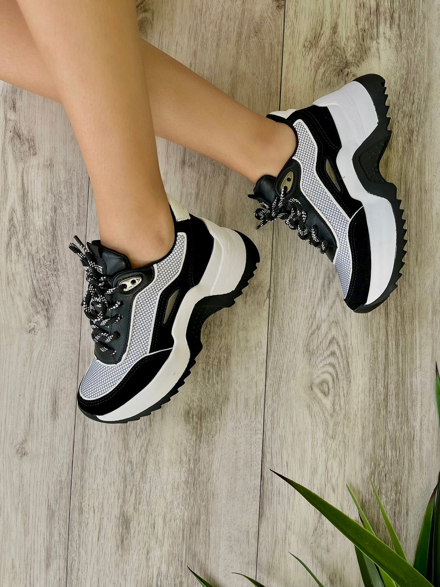 Elaia Black- 4,11 - Stela The Shoetique