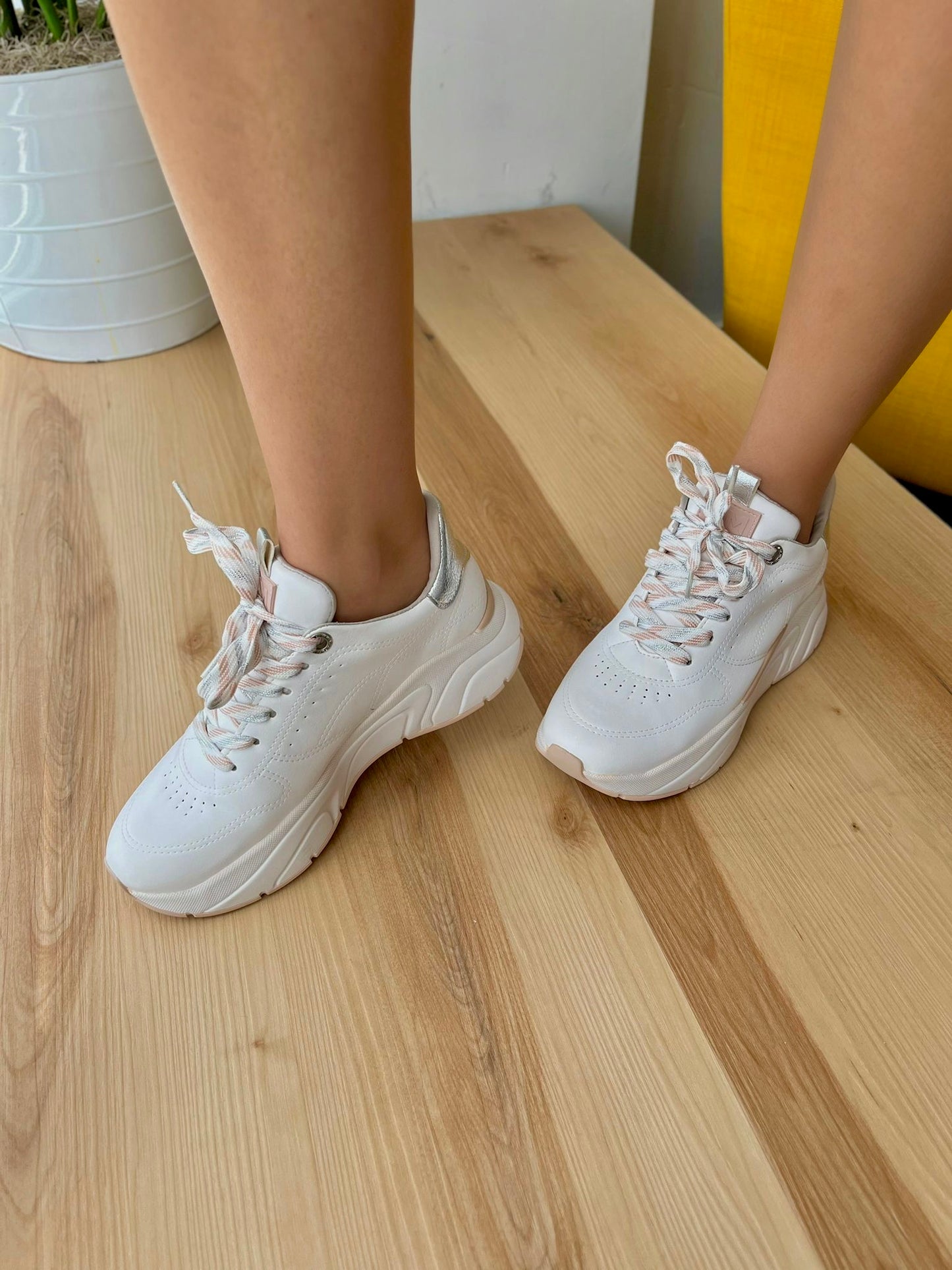 Ivanna sneaker- 4,5,6,9,11 - Stela The Shoetique