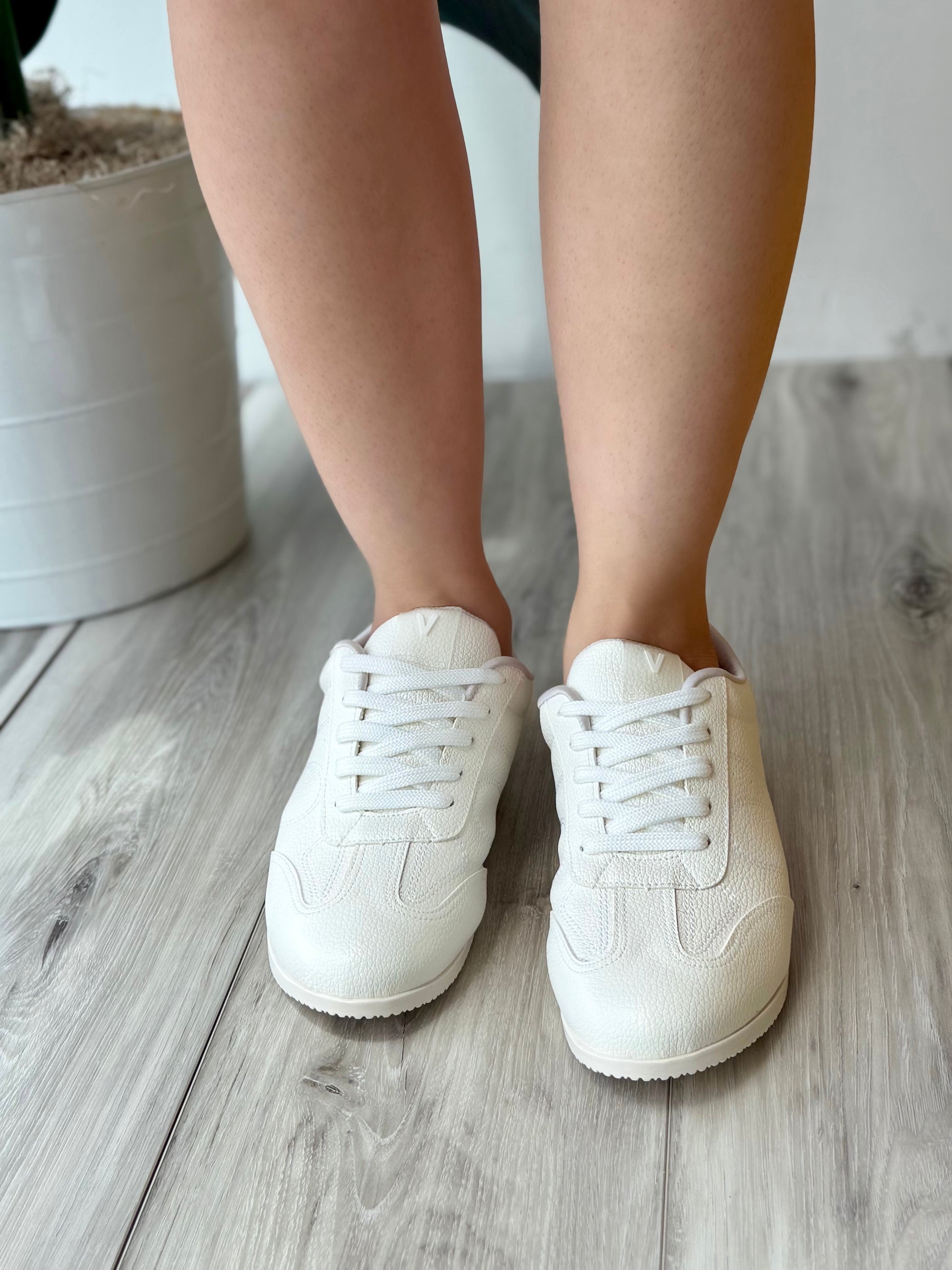 Julian white - Stela The Shoetique