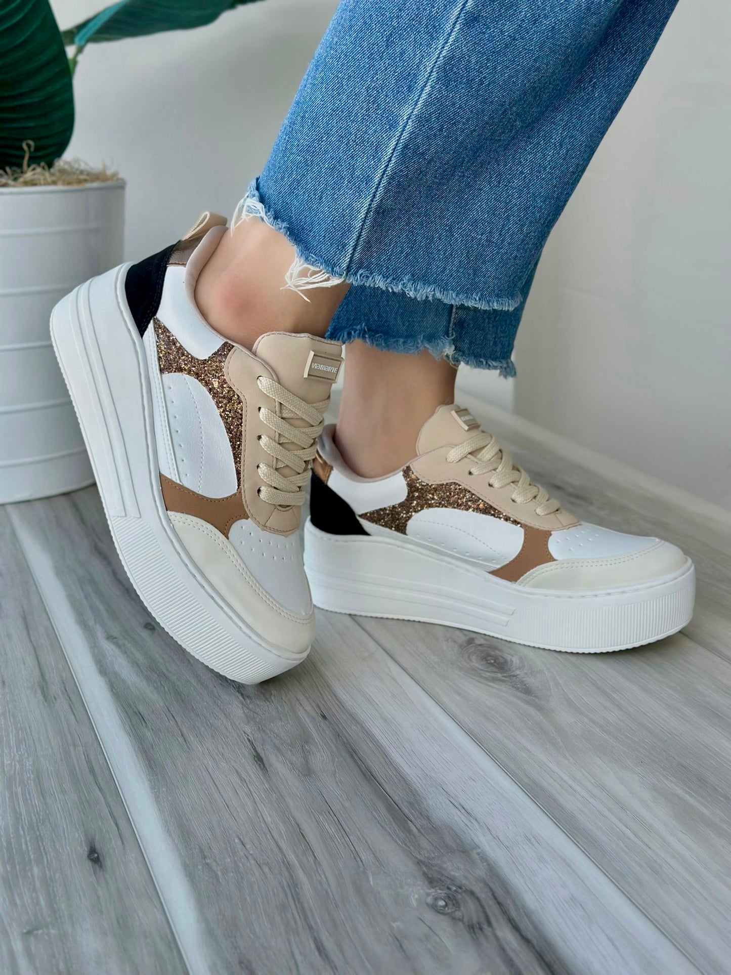 Peter camel/white creme sneaker - Stela The Shoetique