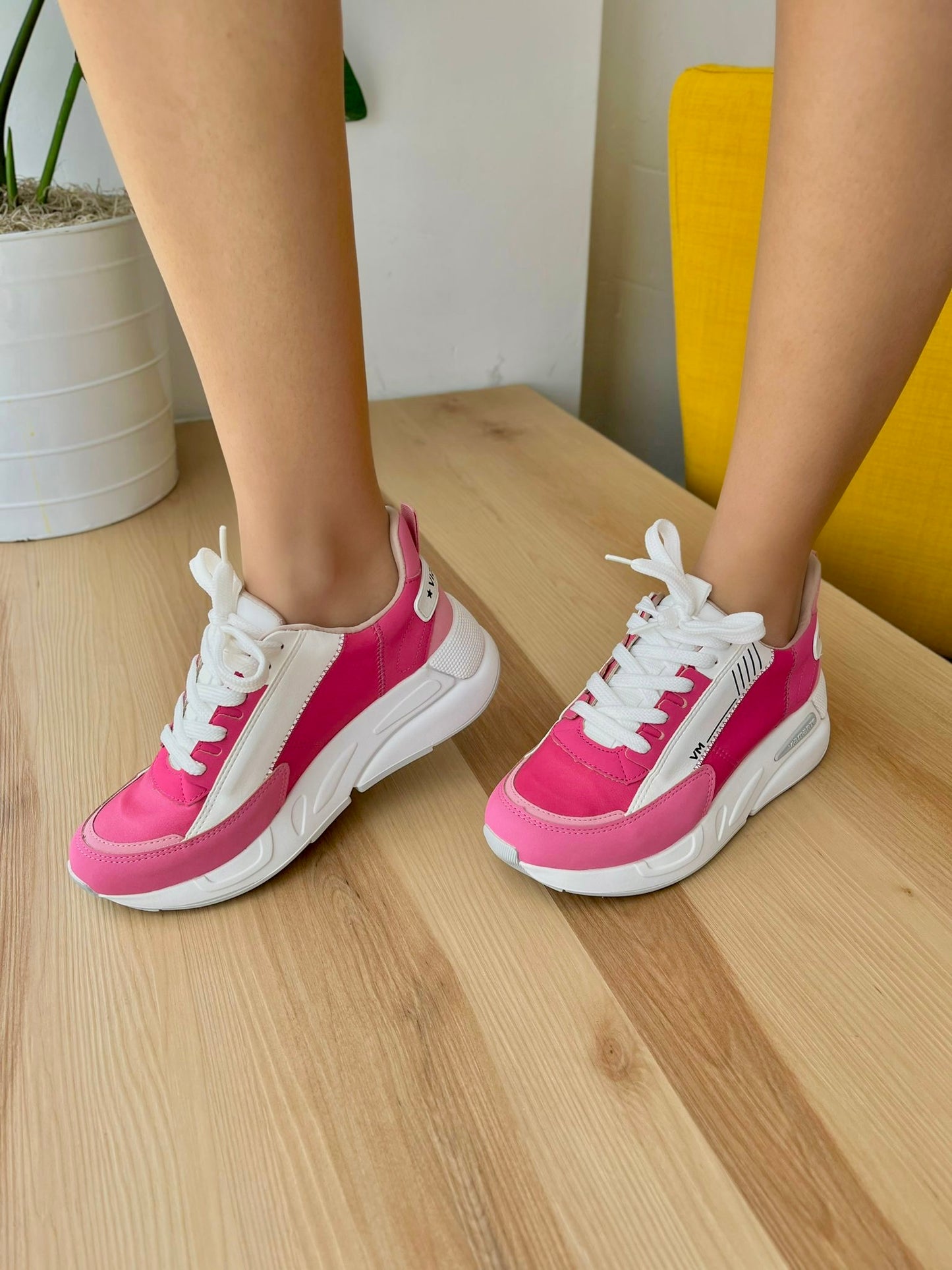 Aixa sneaker- size 4,5 - Stela The Shoetique