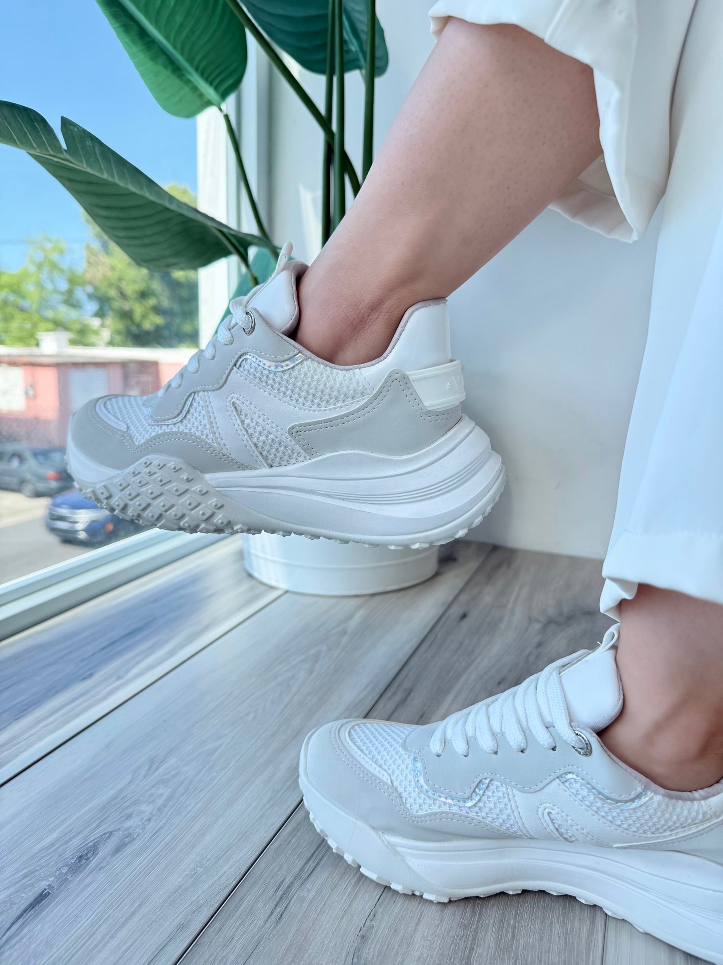 Novo Sneaker- 4,7,8,11 - Stela The Shoetique