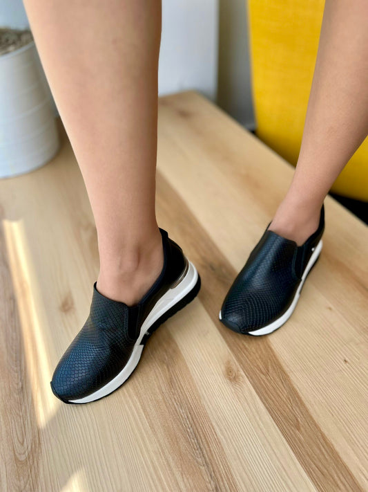 Lucrecia- size 4 - Stela The Shoetique