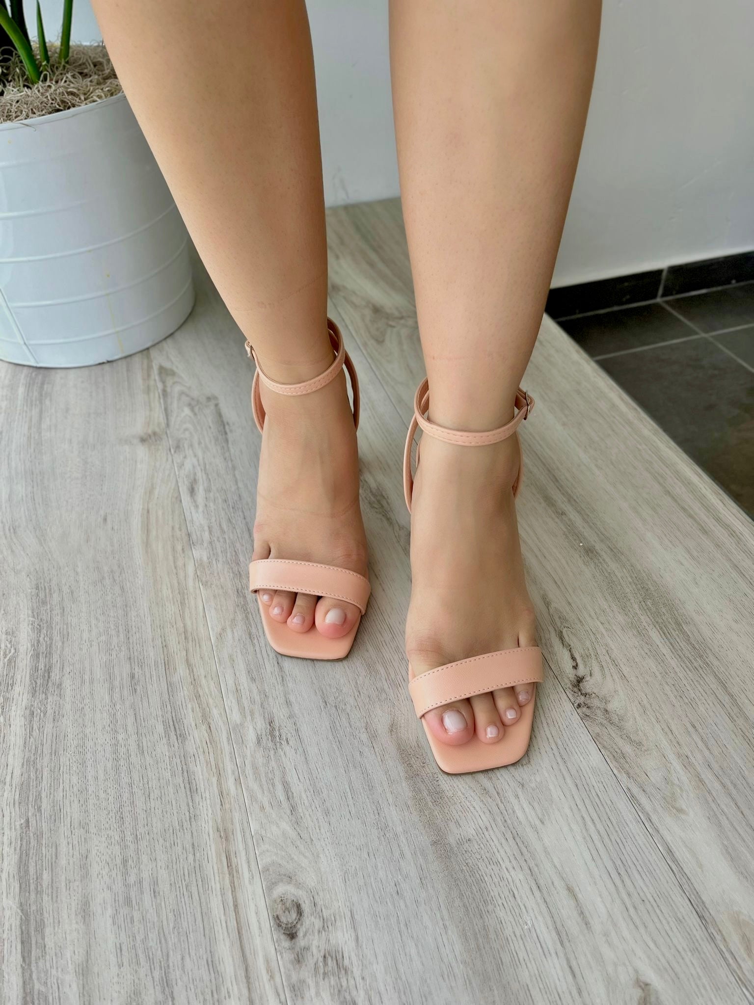 18806-03 - Size 9,10,11 - Stela The Shoetique