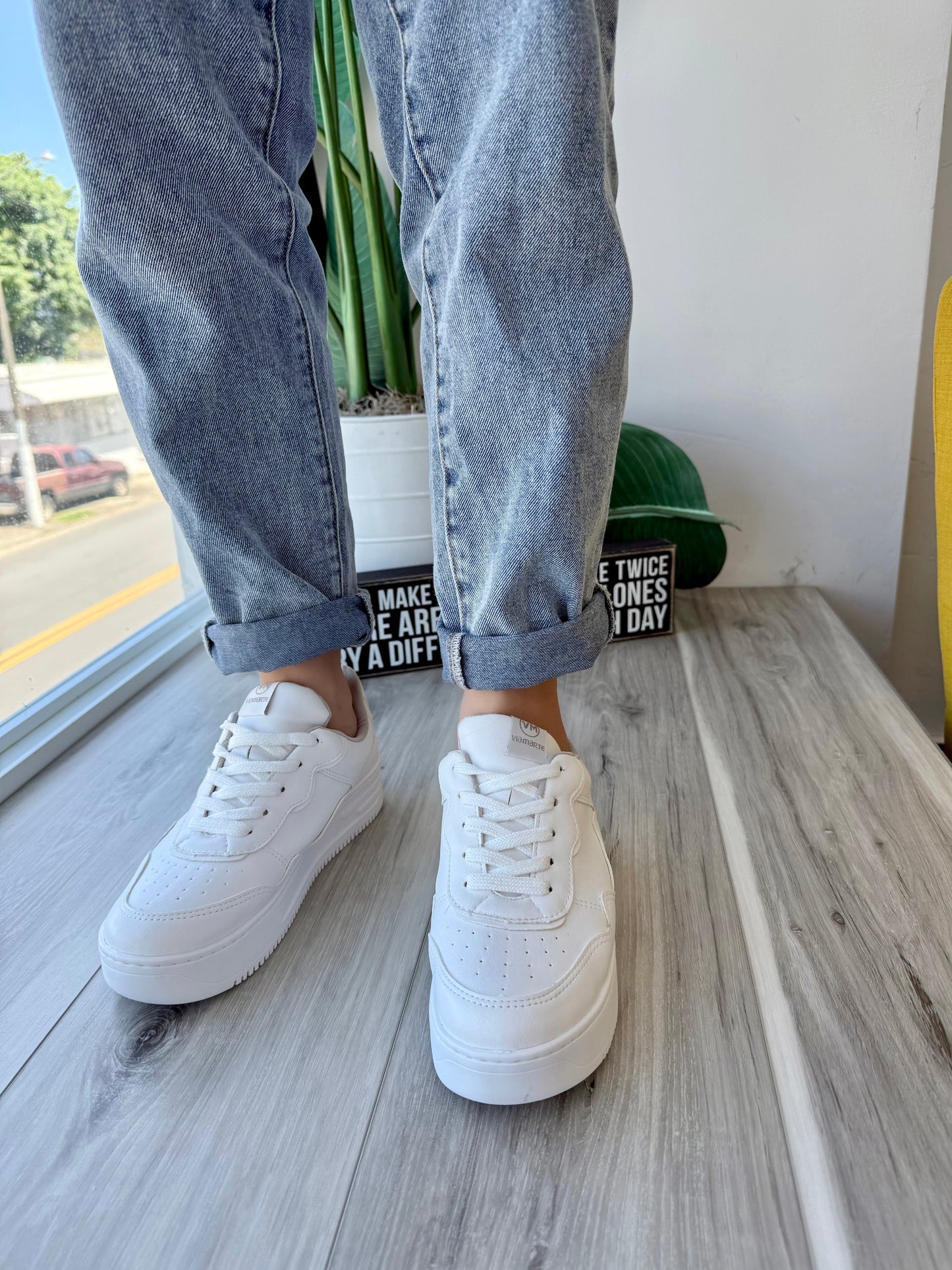 Antonia White Sneaker