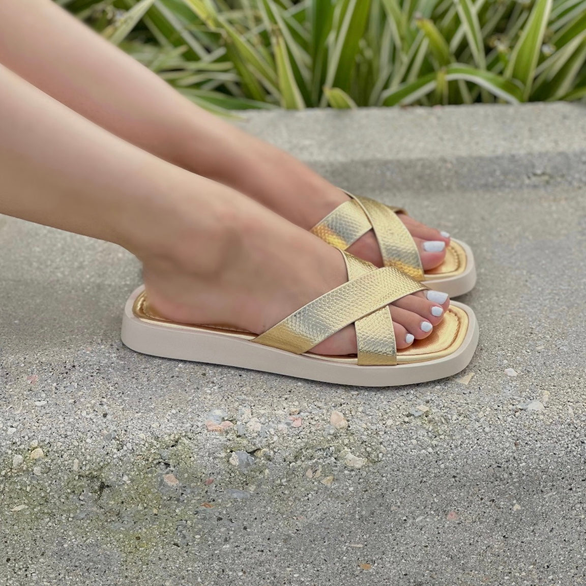 Clara golden flat - Stela The Shoetique