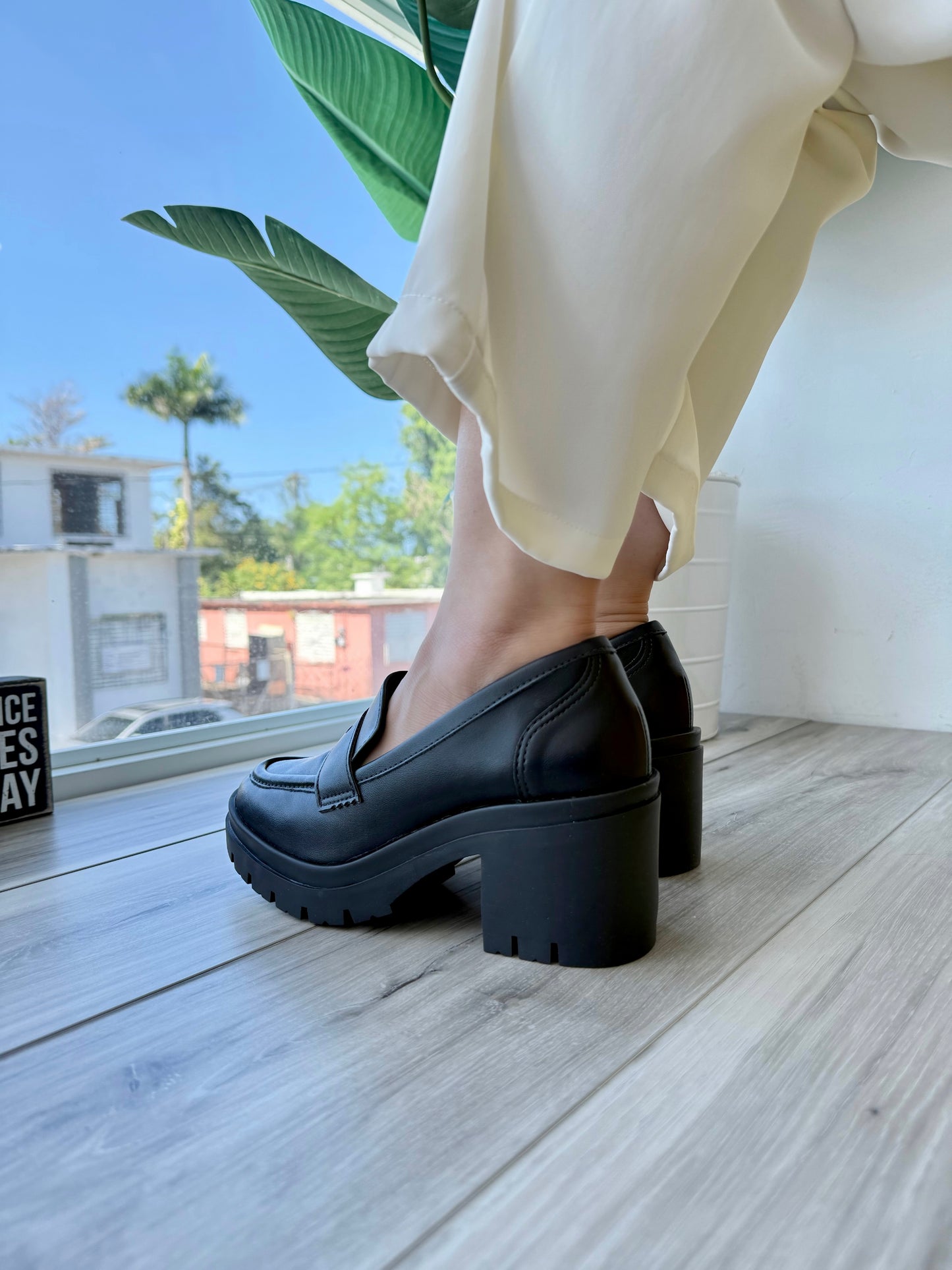 Violette Black- 4,7,8,10,11