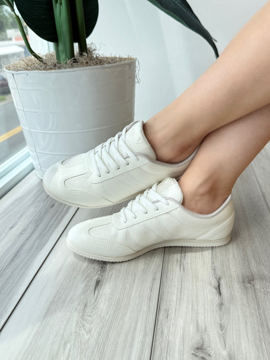 Julian white - Stela The Shoetique