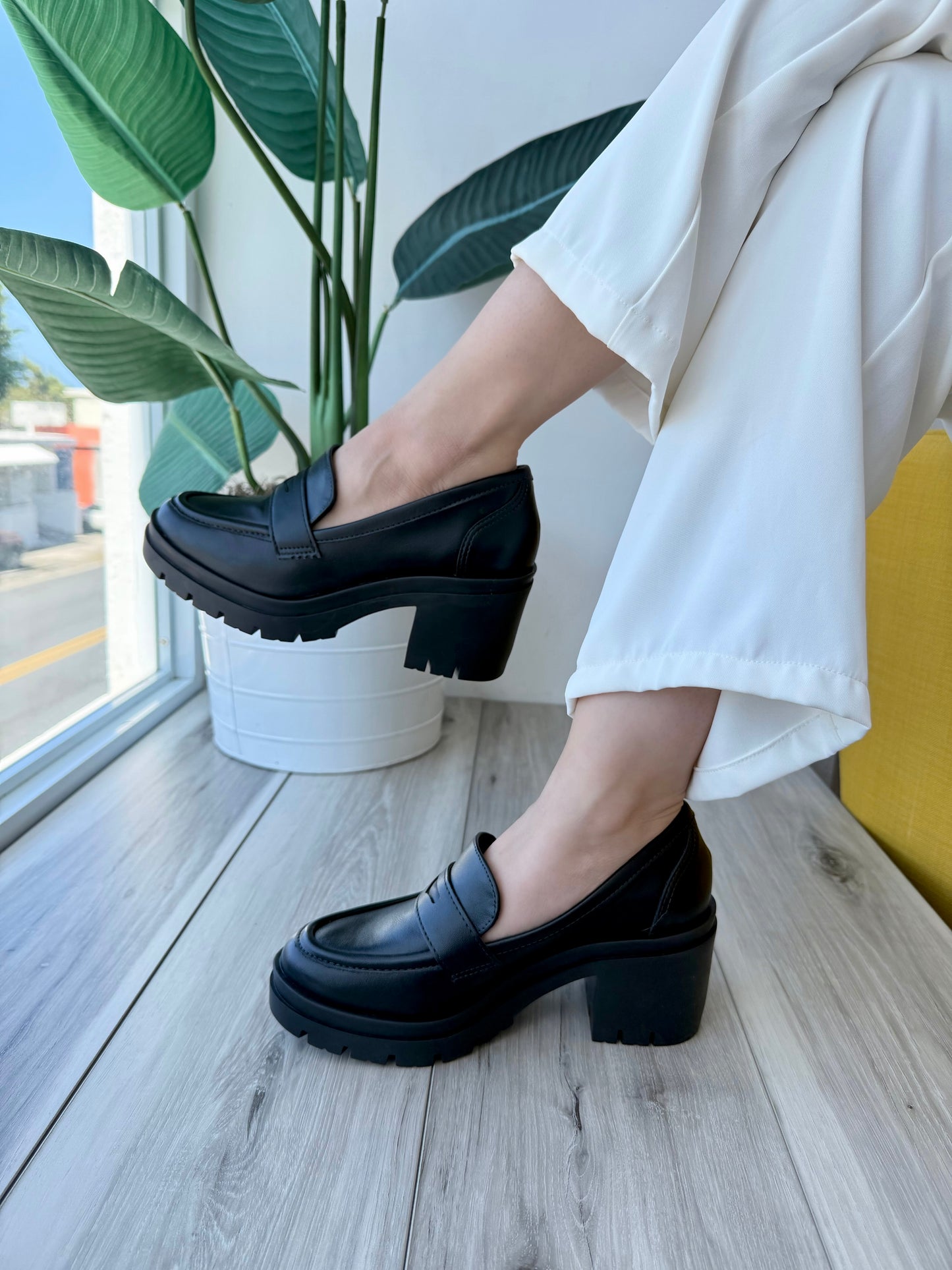 Violette Black- 4,7,8,10,11