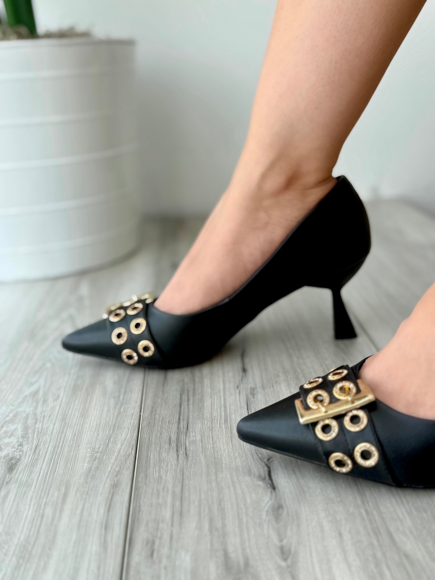 Freesia BLACK