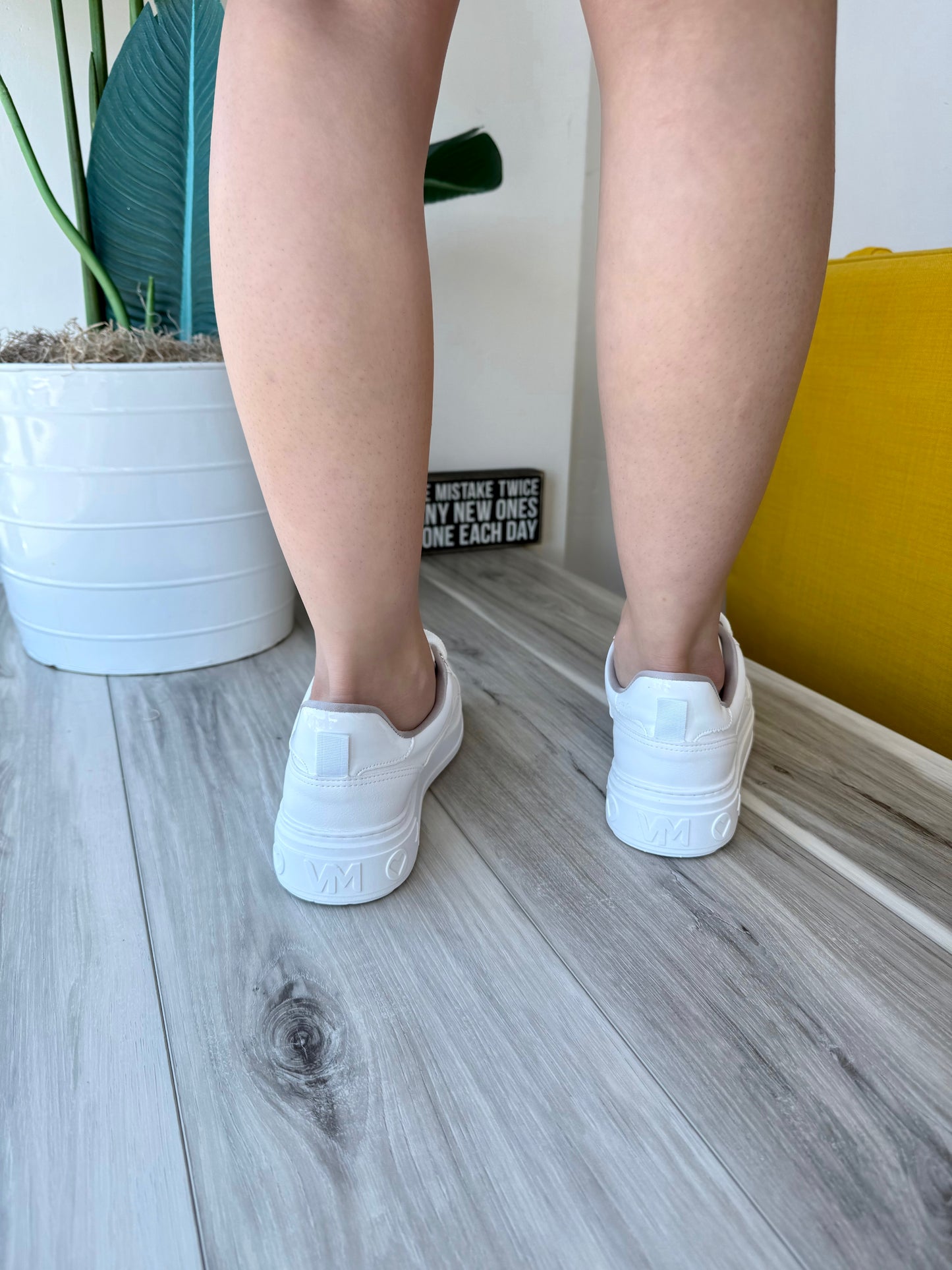 Daniela white sneaker