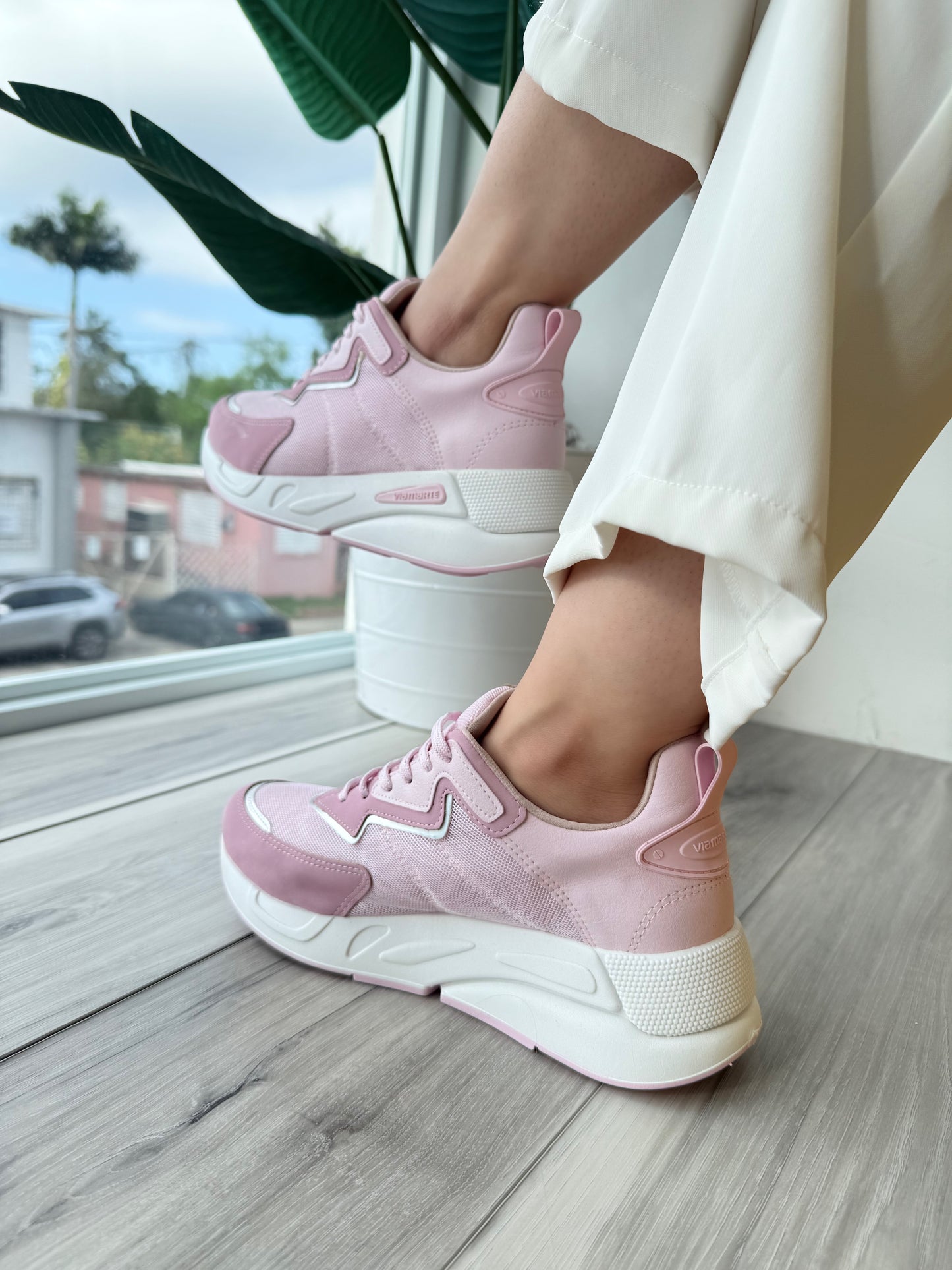 Ambrossia sneaker- 4,5,9,11 - Stela The Shoetique