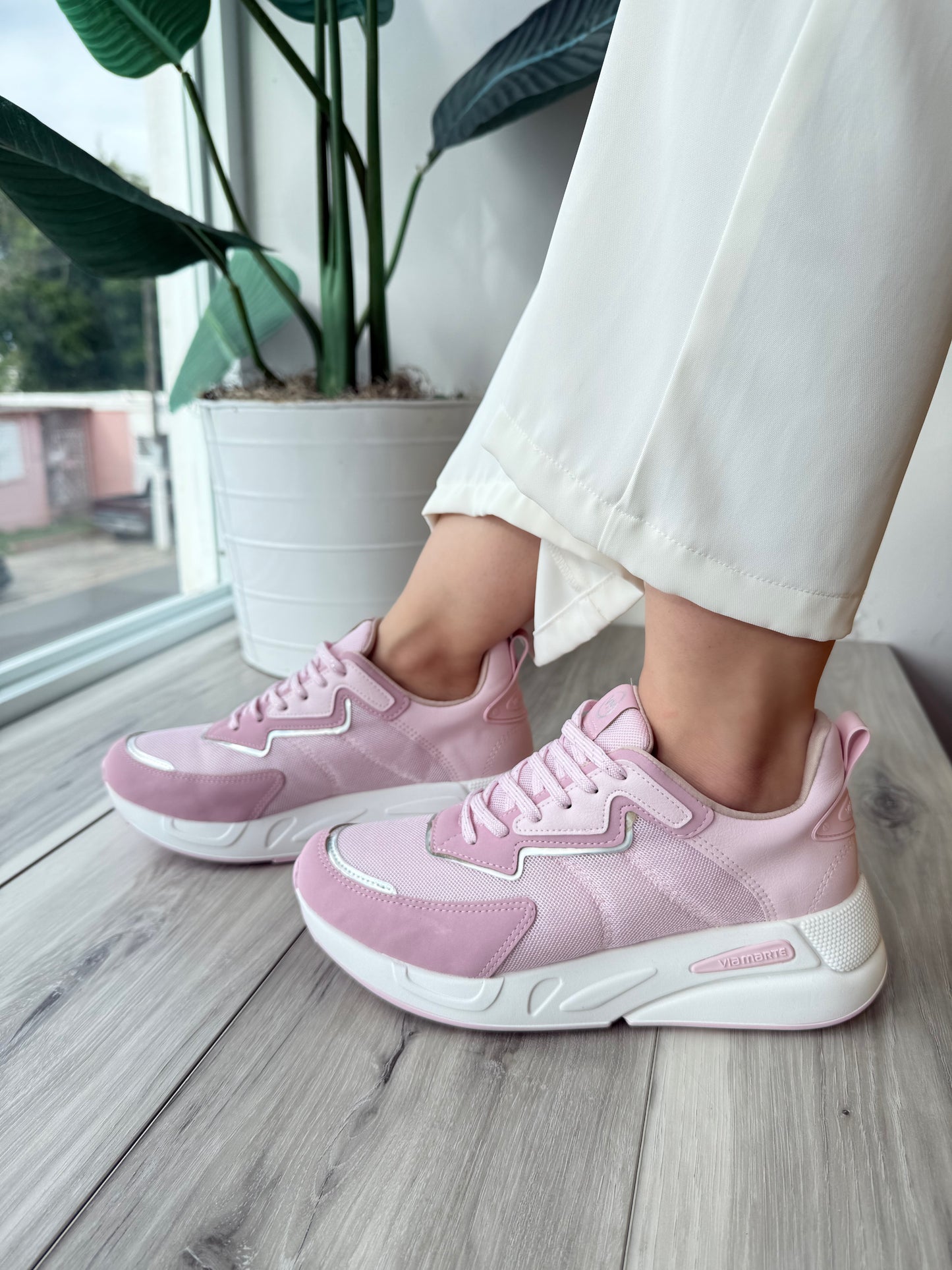 Ambrossia sneaker- 4,5,9,11 - Stela The Shoetique