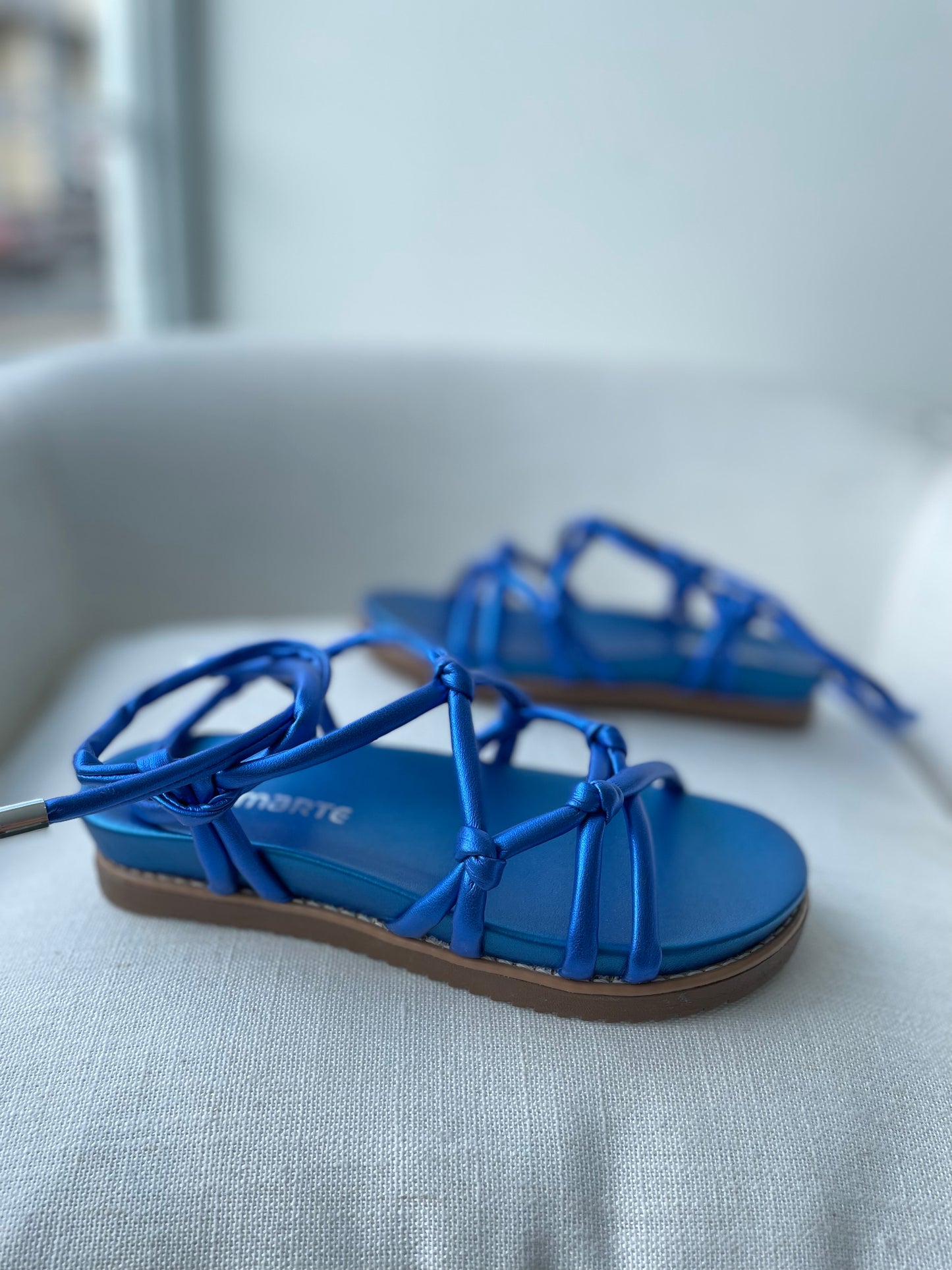 KNOT DETAIL FLAT 18010-01
