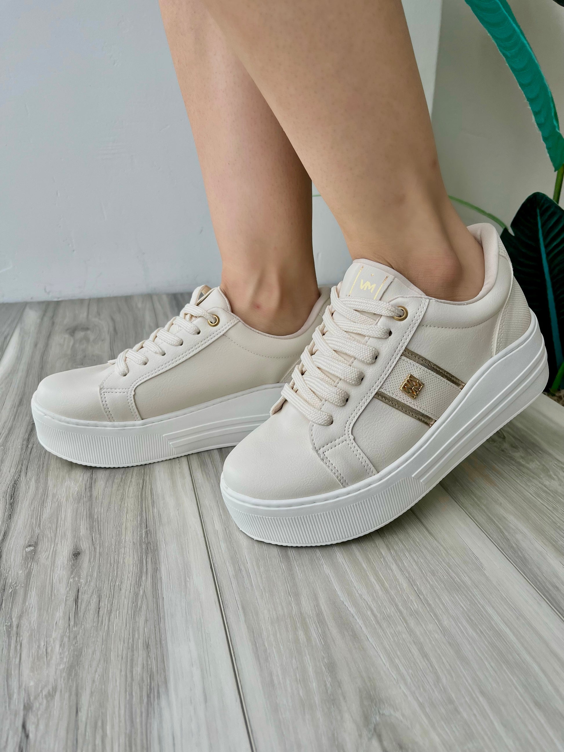 Kimberly off white/gold sneaker - Stela The Shoetique