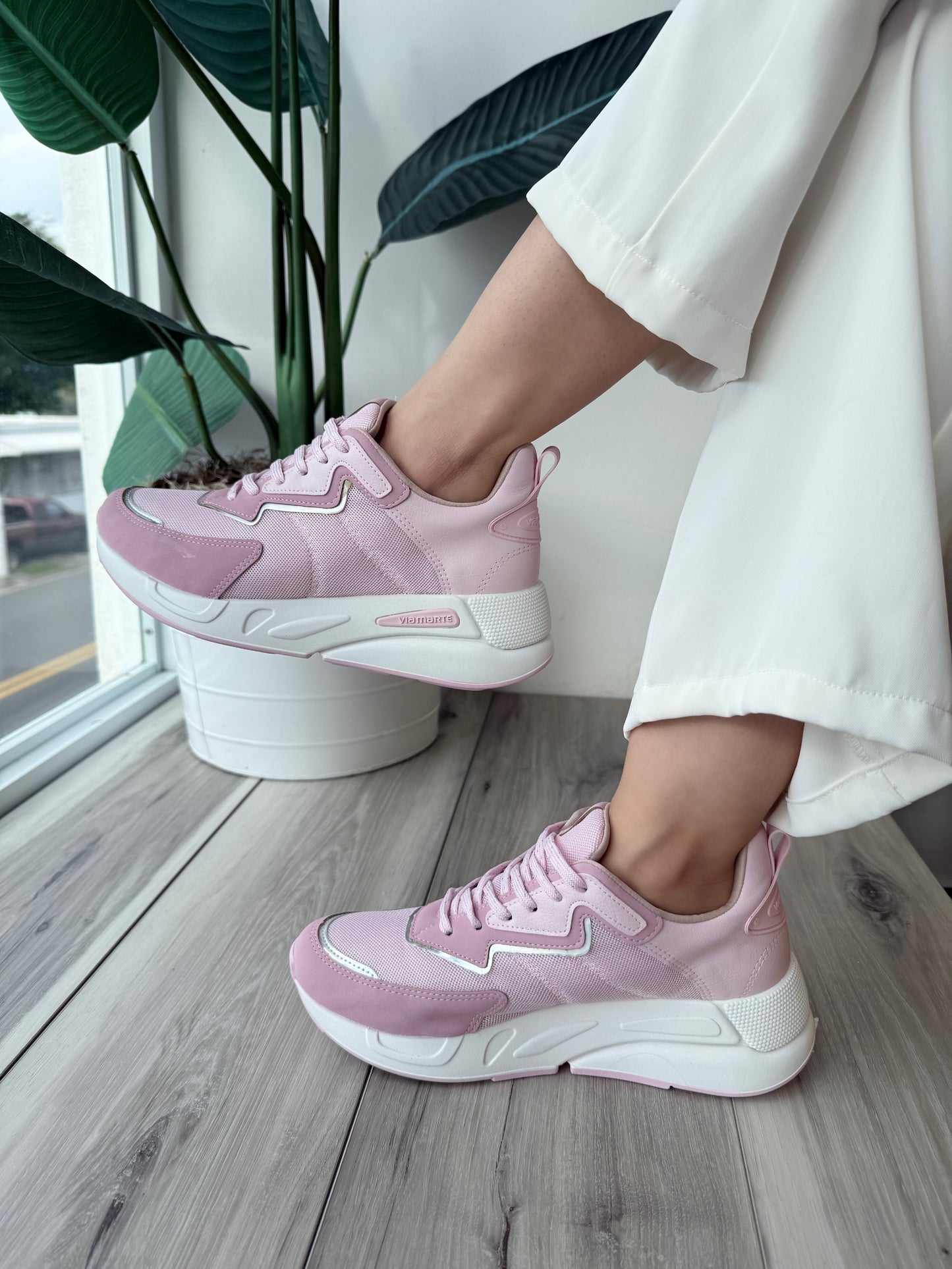 Ambrossia sneaker- 4,5,9,11 - Stela The Shoetique