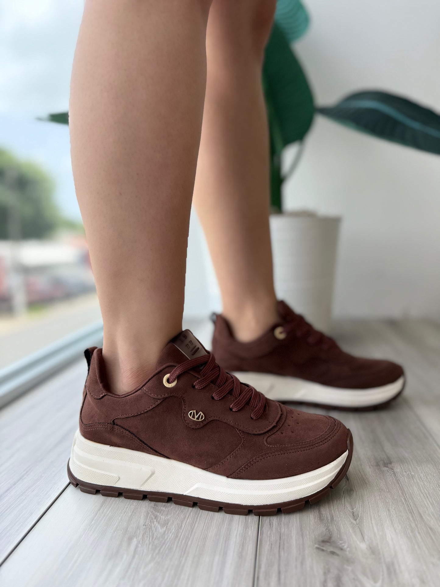 Cristobal dark brown