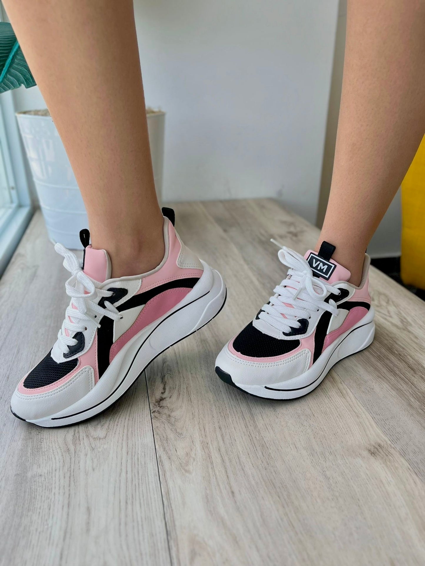 Rosalía Sneaker- 4,5,10 - Stela The Shoetique