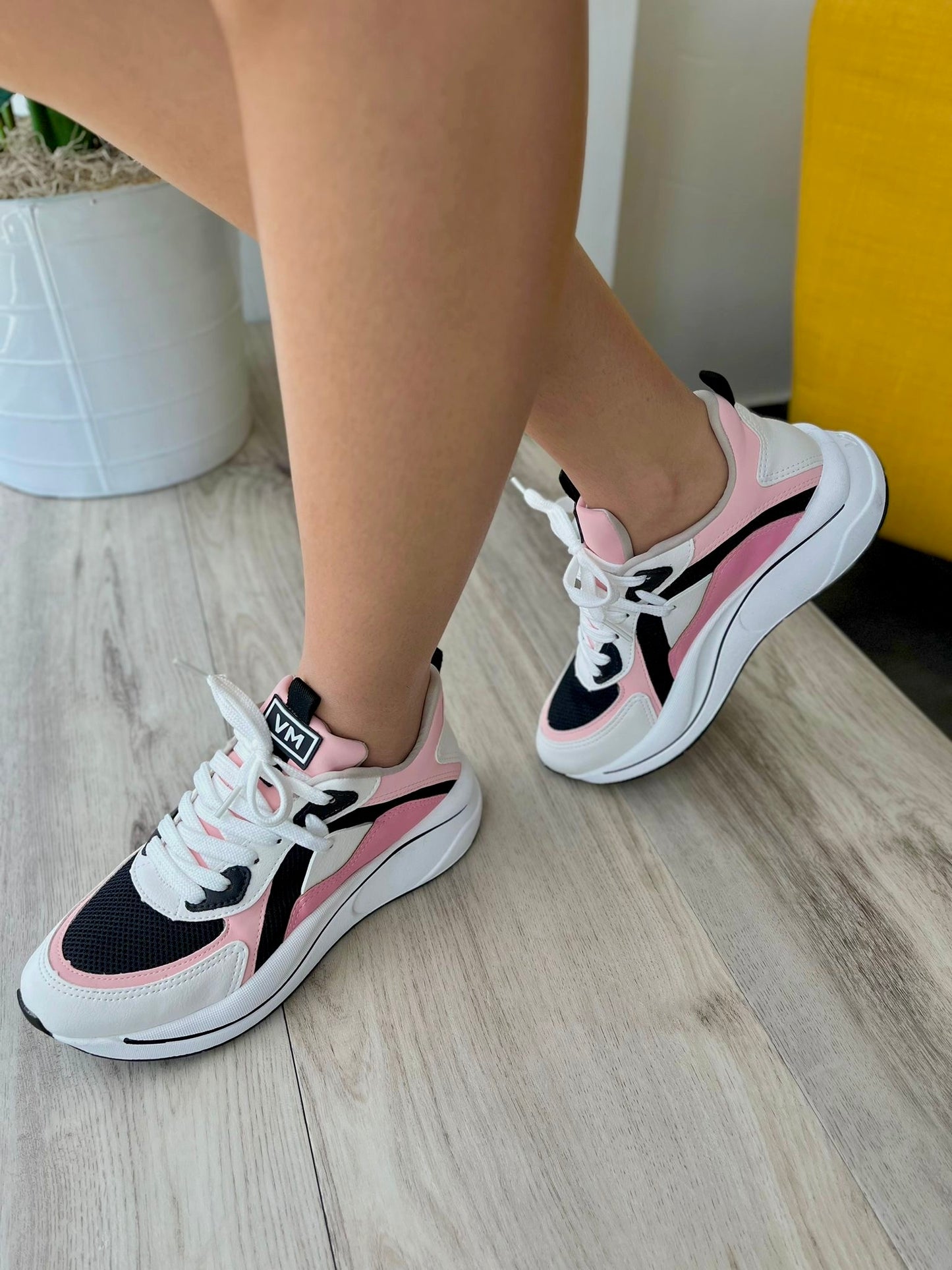 Rosalía Sneaker- 4,5,10 - Stela The Shoetique