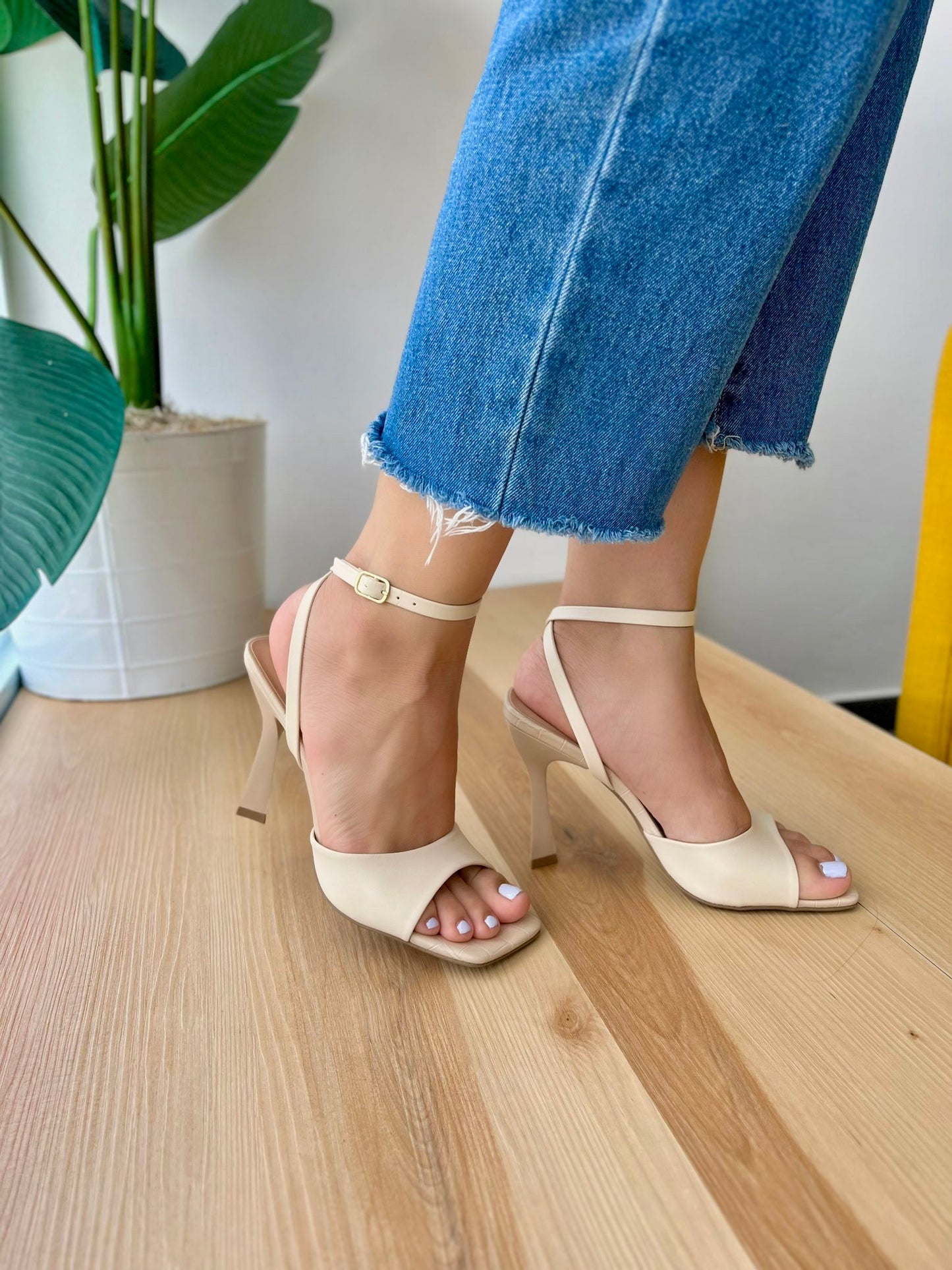 Claudia off white heel 6,8,9 - Stela The Shoetique