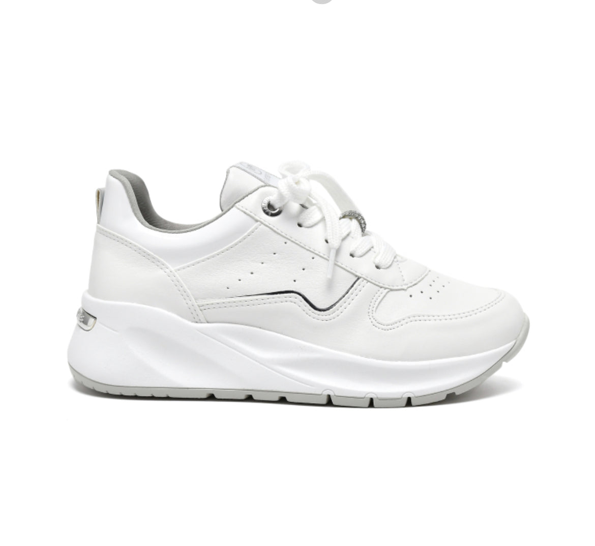 Cameron white 6,7,9 - Stela The Shoetique
