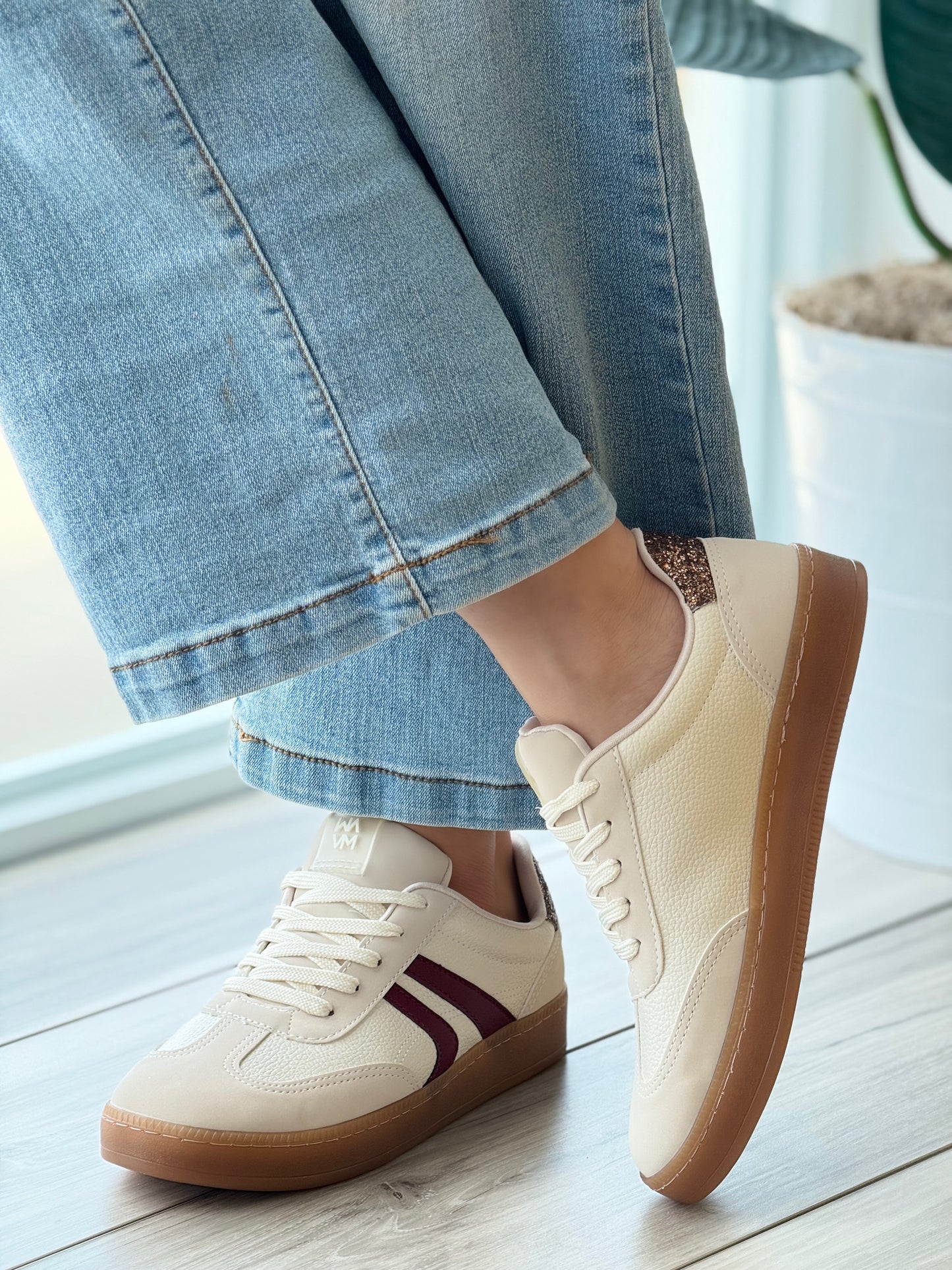 Amadeo Beige wine