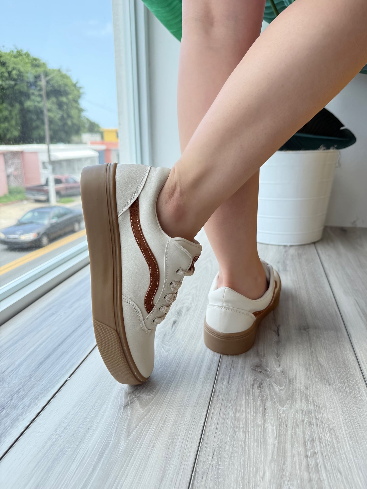 Roberto off white