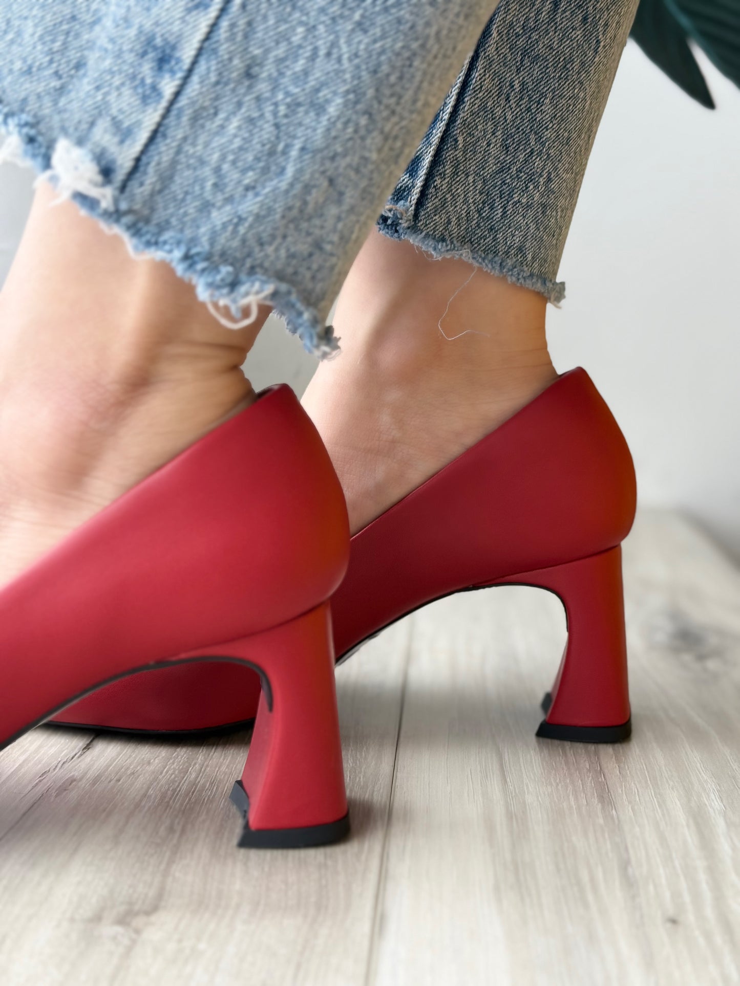 Kelly red 5,7