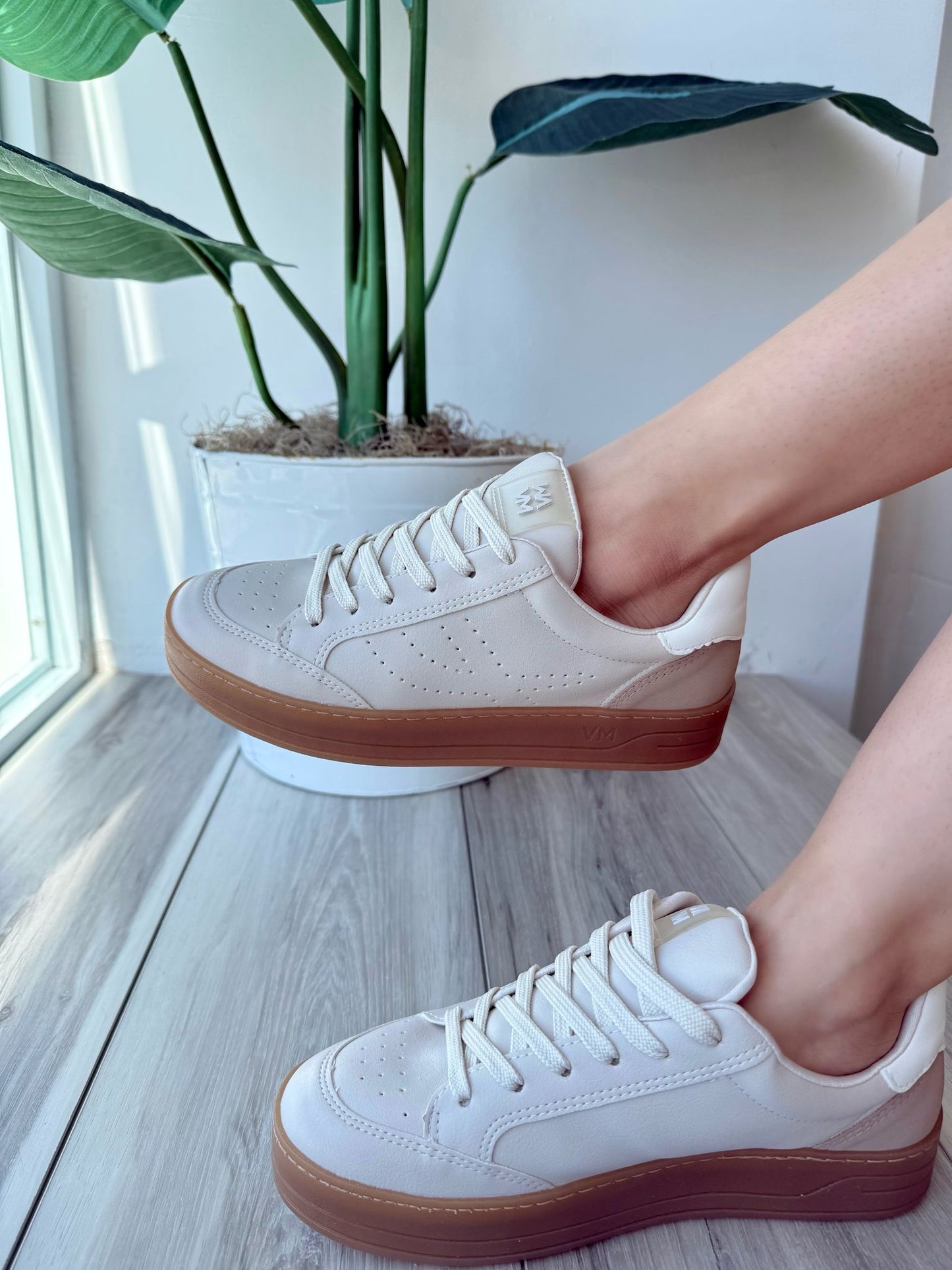 Alvaro Beige - Stela The Shoetique