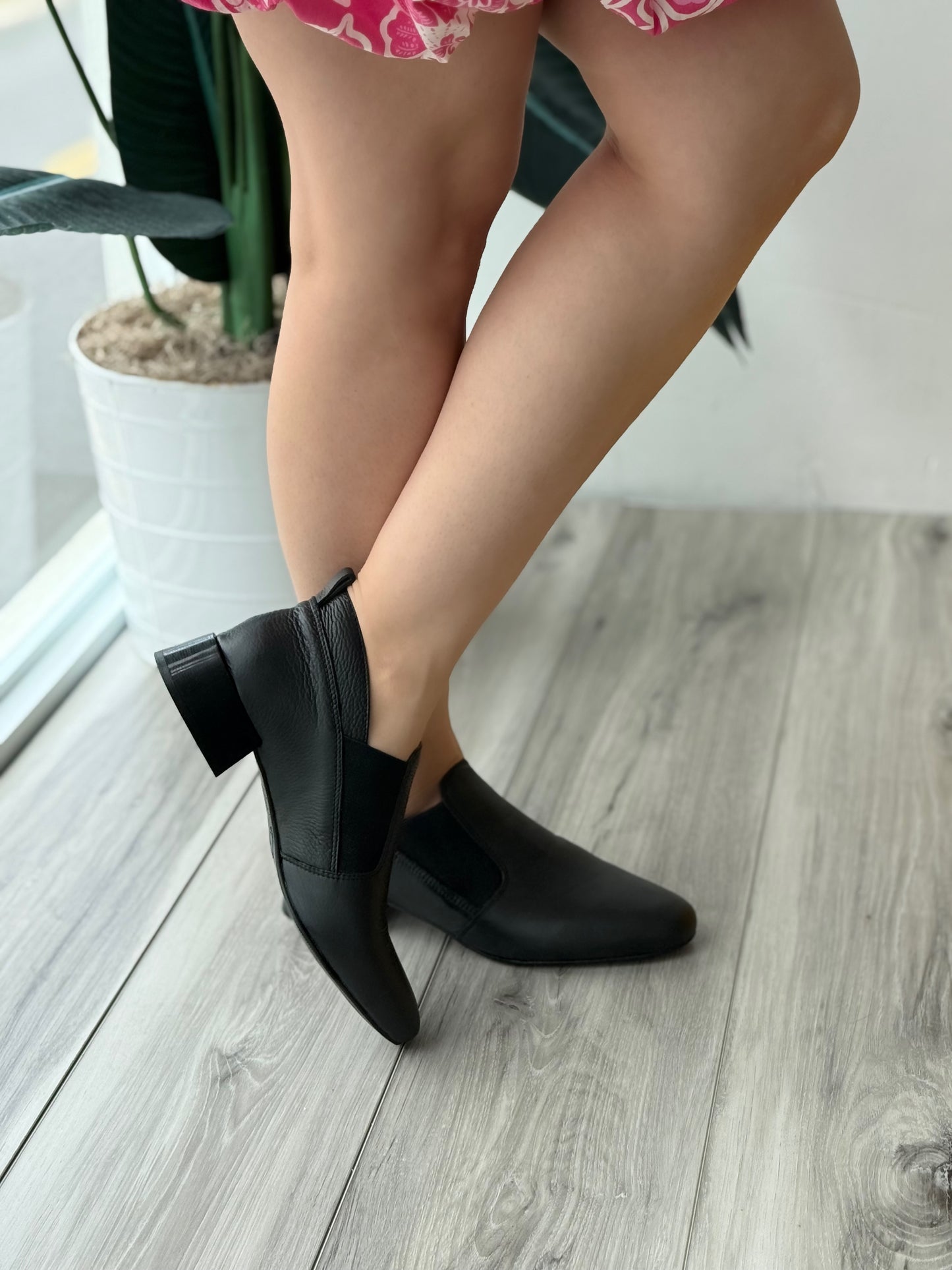 Liora black boot