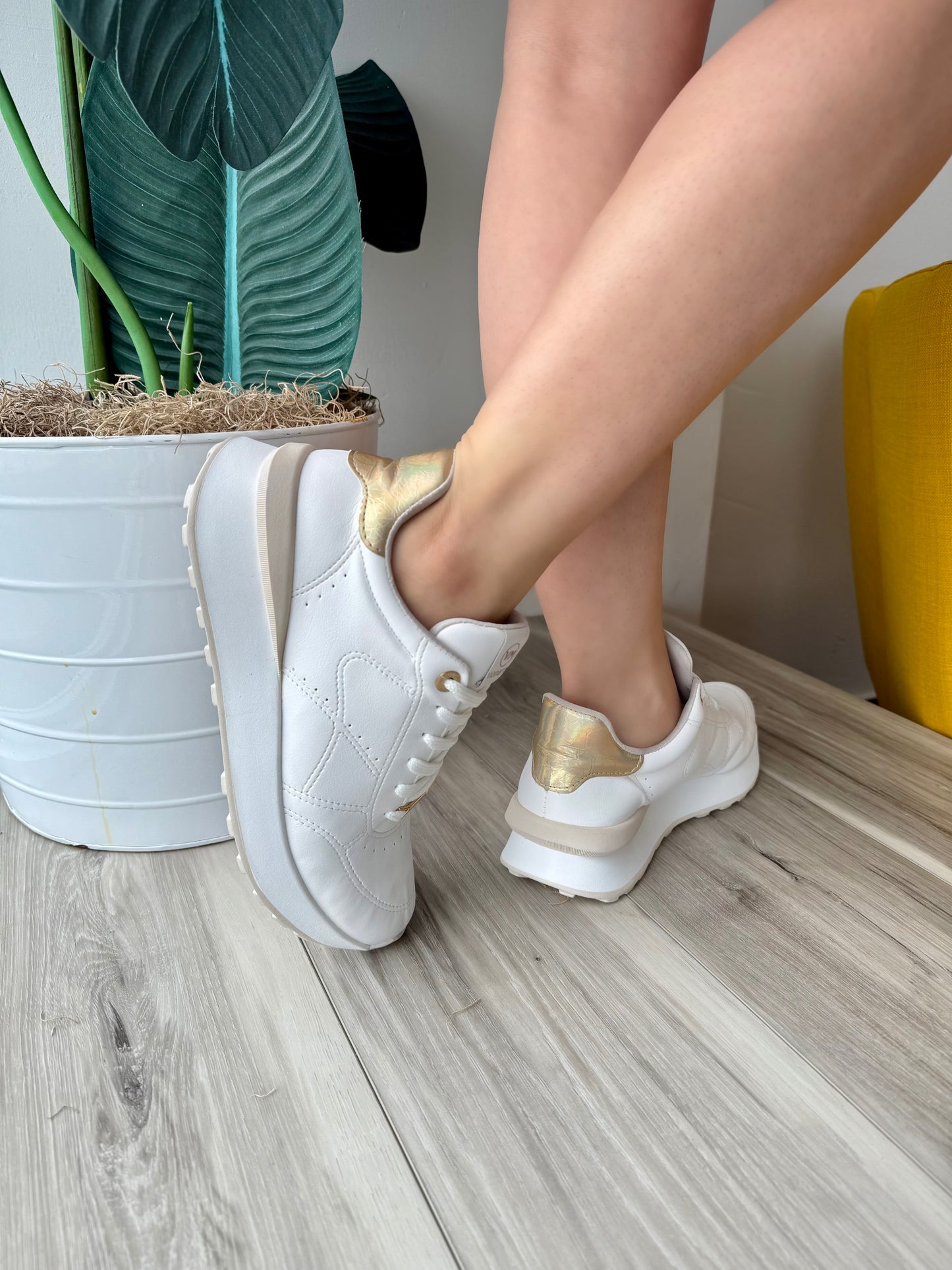 Manuela White Sneaker - Stela The Shoetique