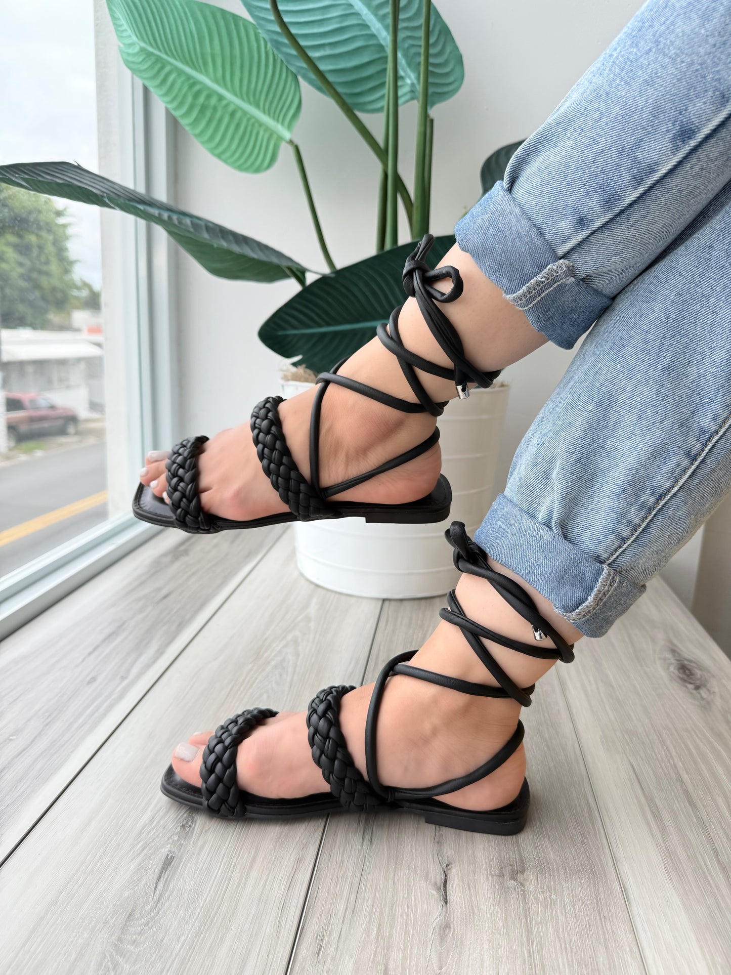 Dinna Black- 5,7,8,9,10,11