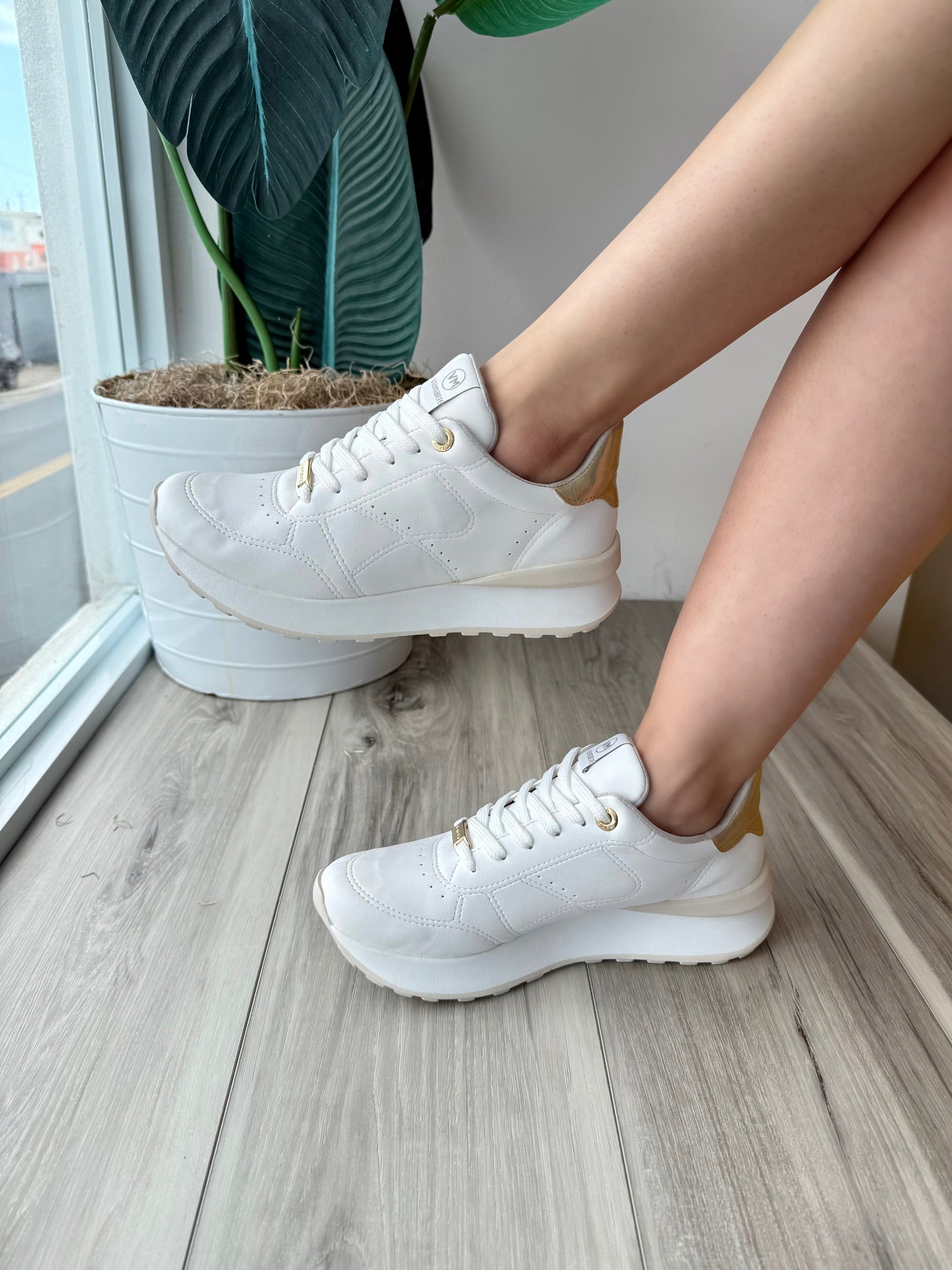 Manuela White Sneaker - Stela The Shoetique