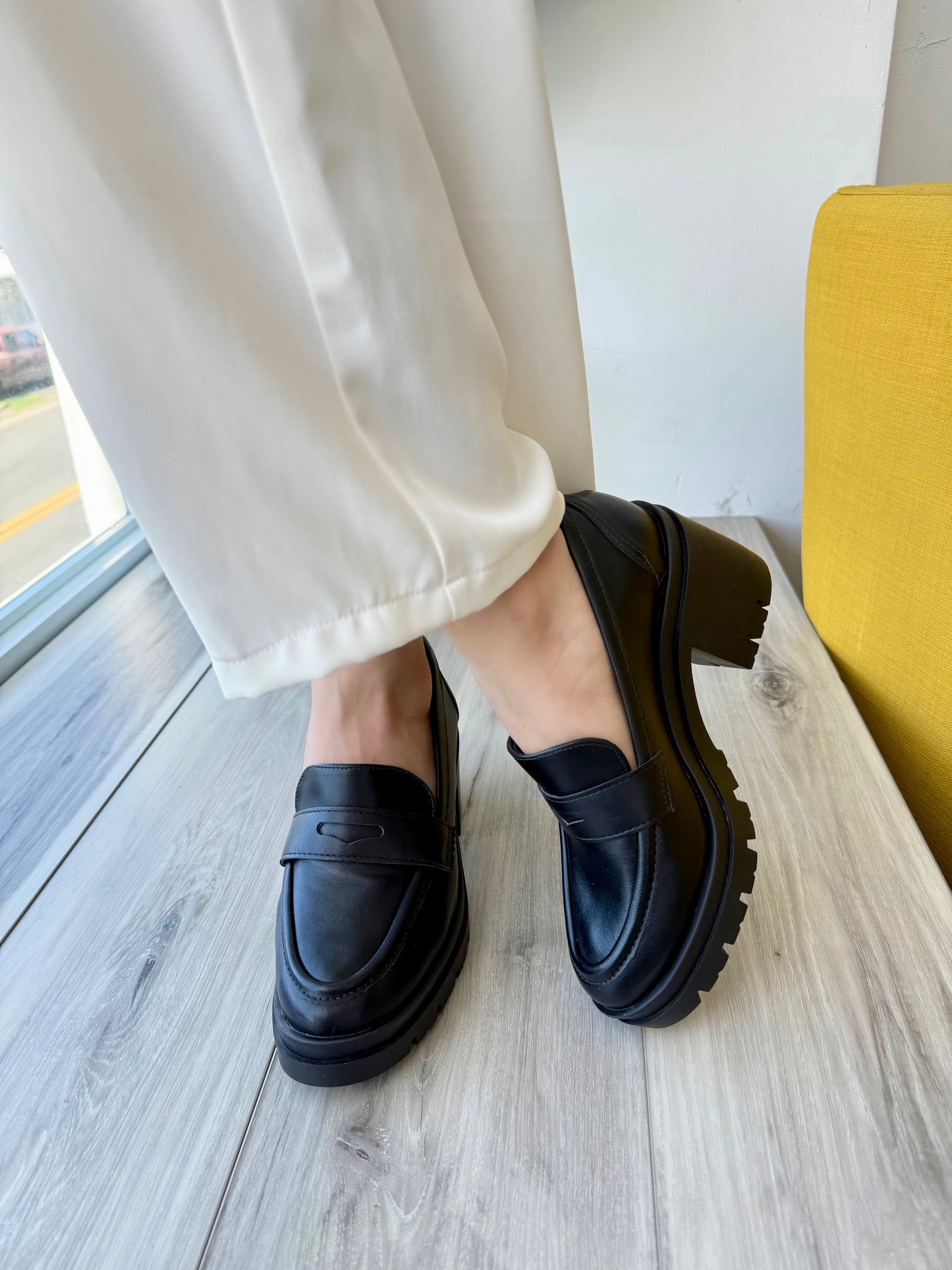 Violette Black- 4,7,8,10,11