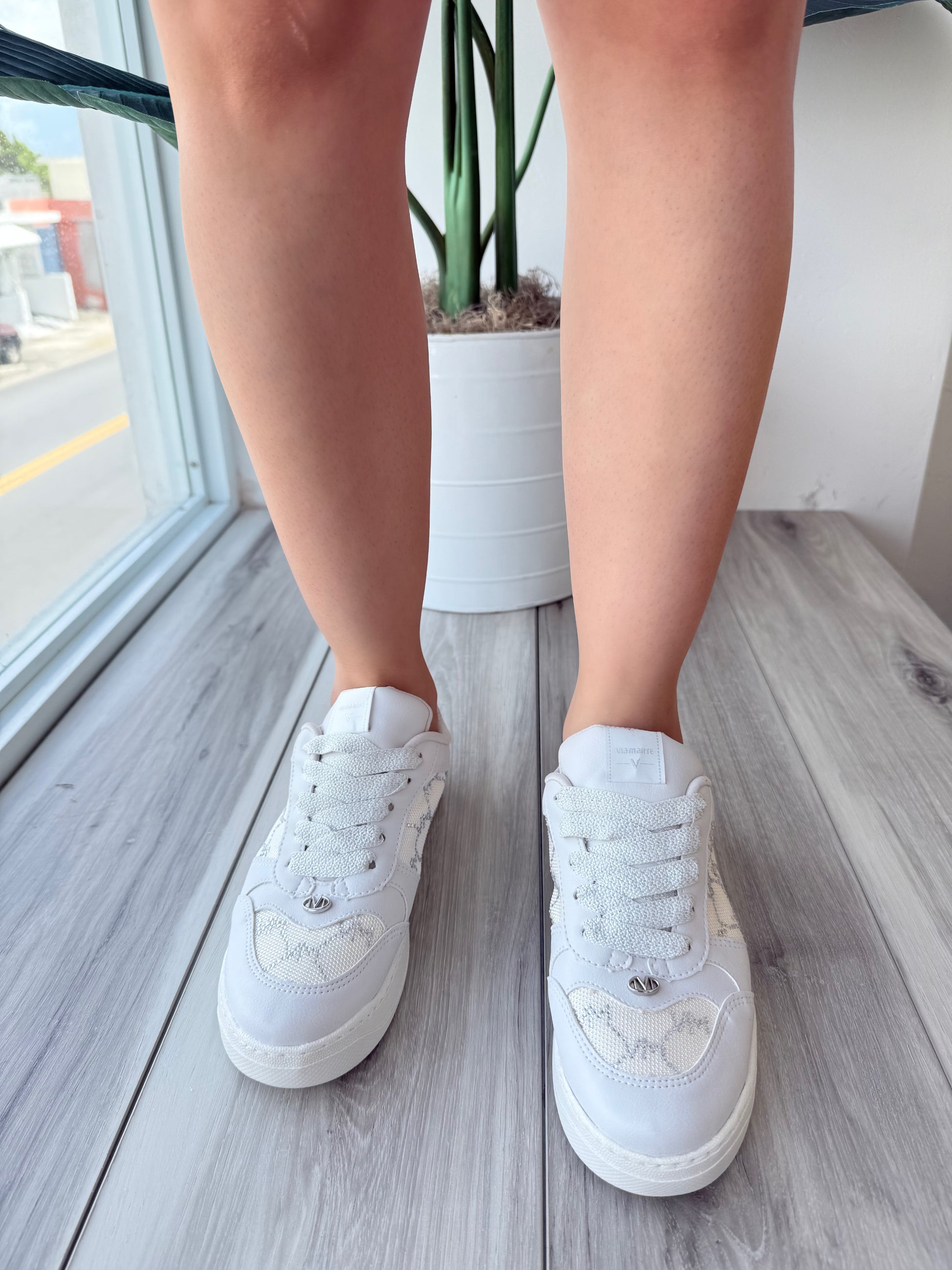 John white - Stela The Shoetique