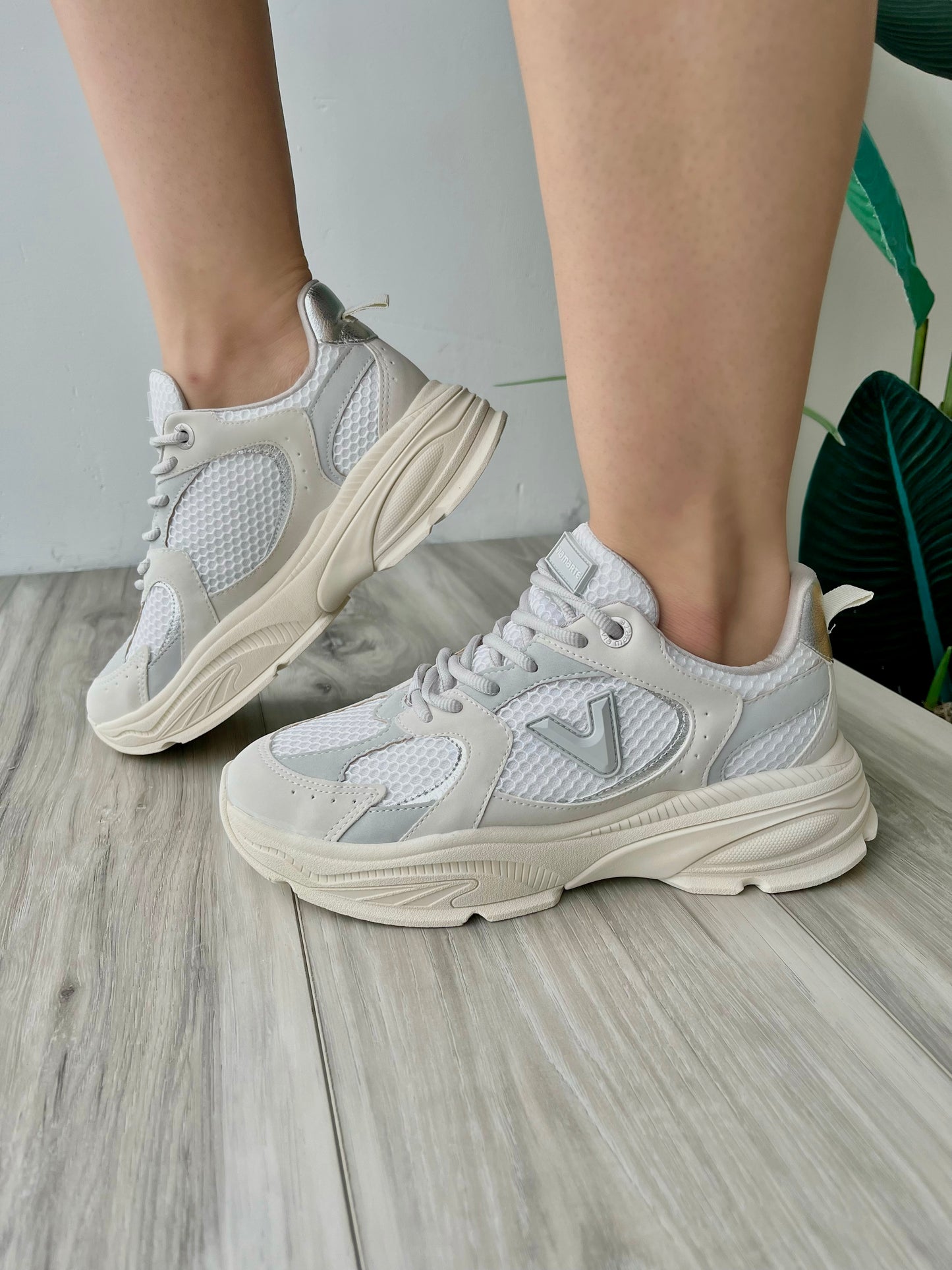 Elia grey beige sneaker - Stela The Shoetique