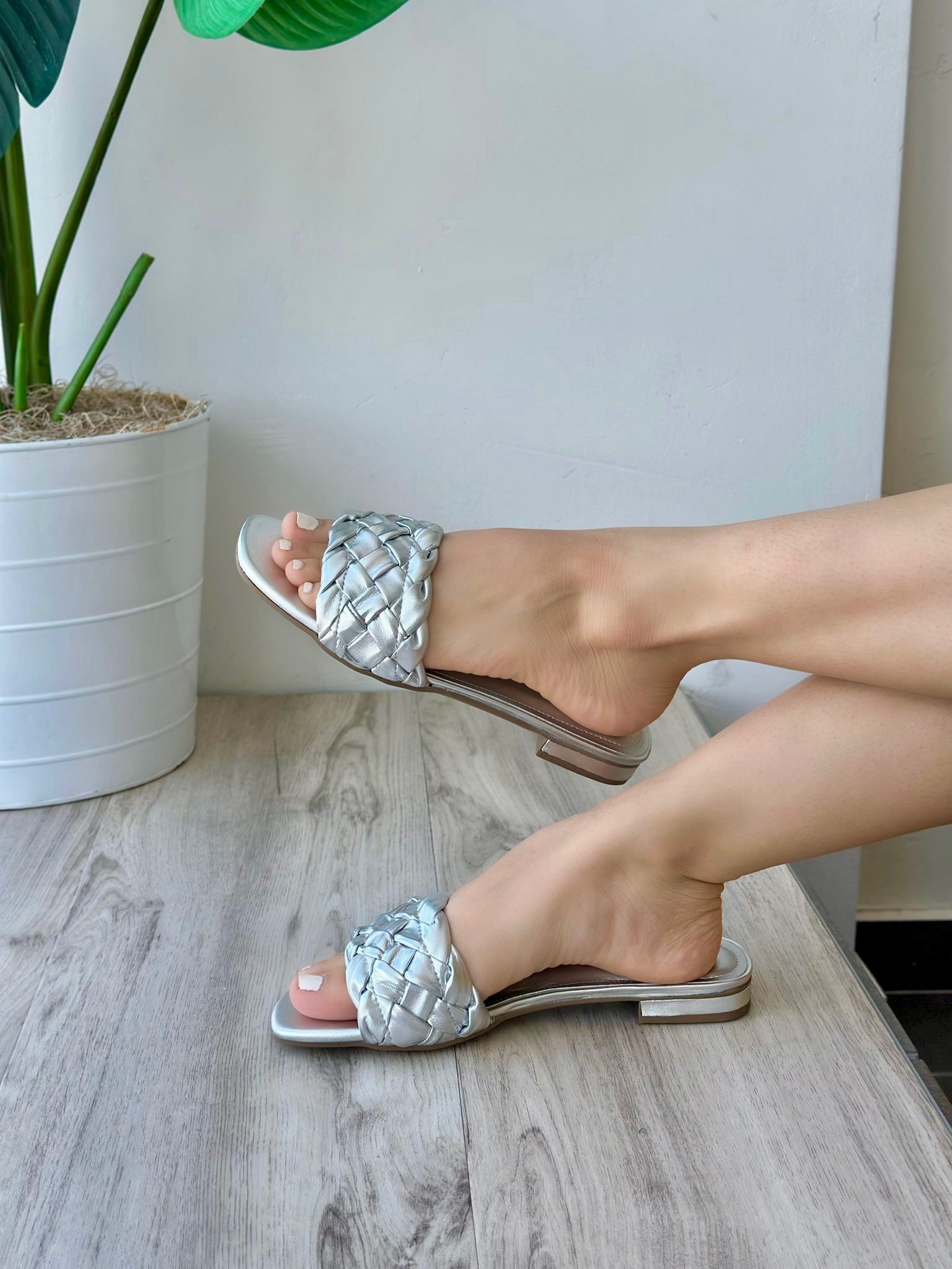 Gina silver flat - Stela The Shoetique