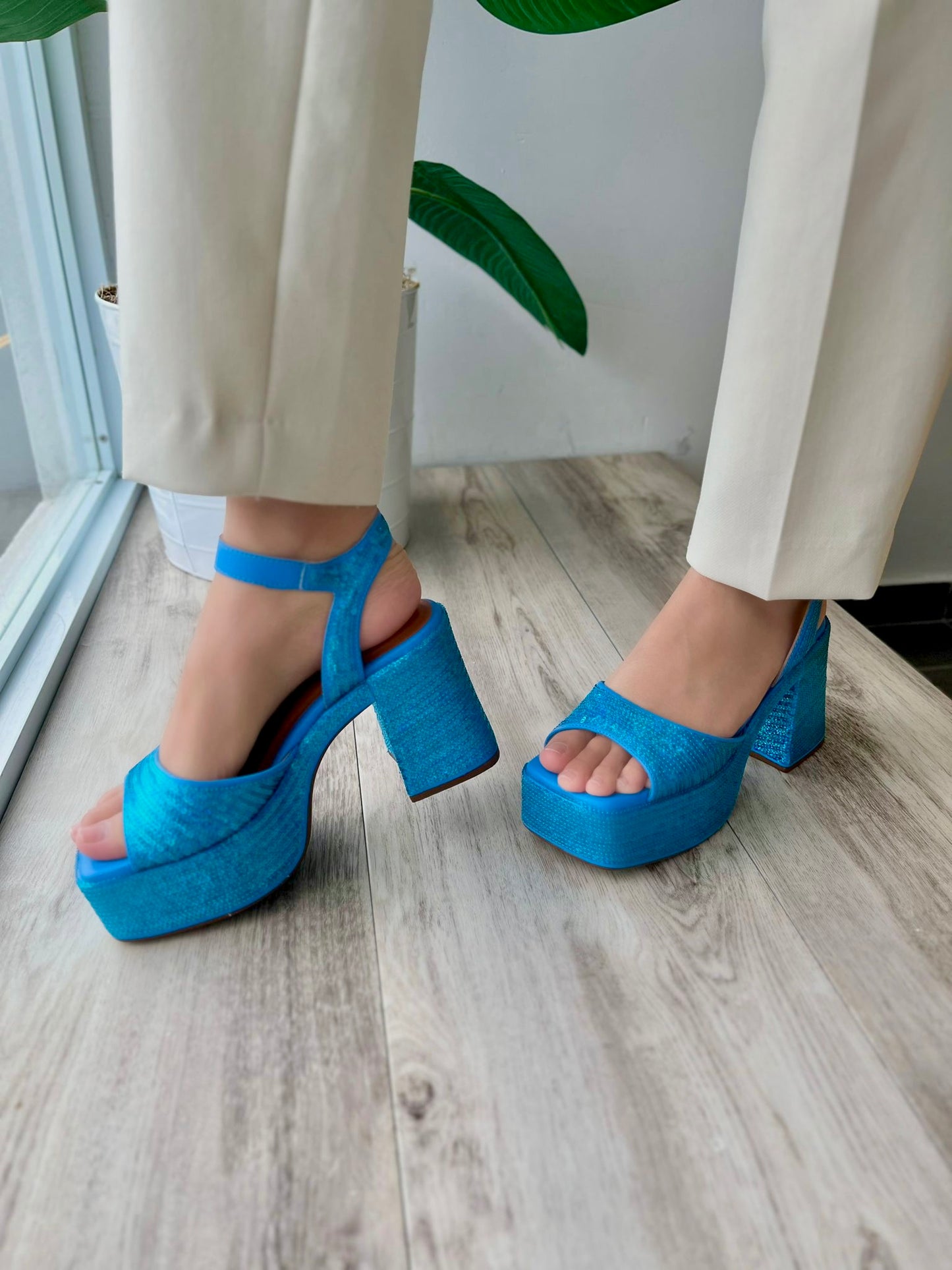 Rome 5110- Size 6,8,10 - Stela The Shoetique