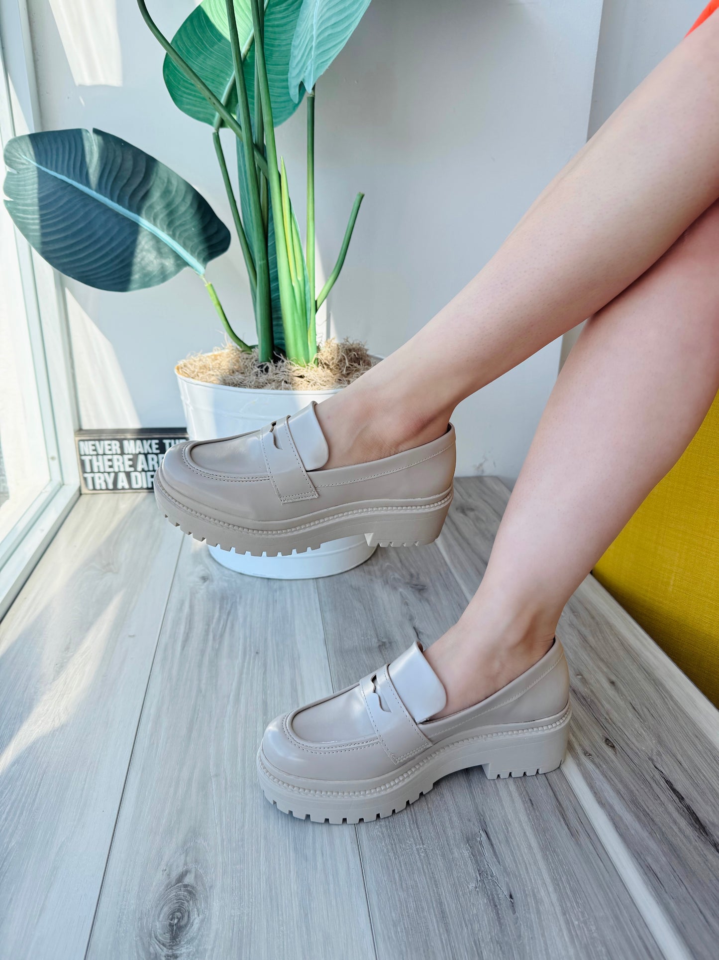 Nila ginger loafer
