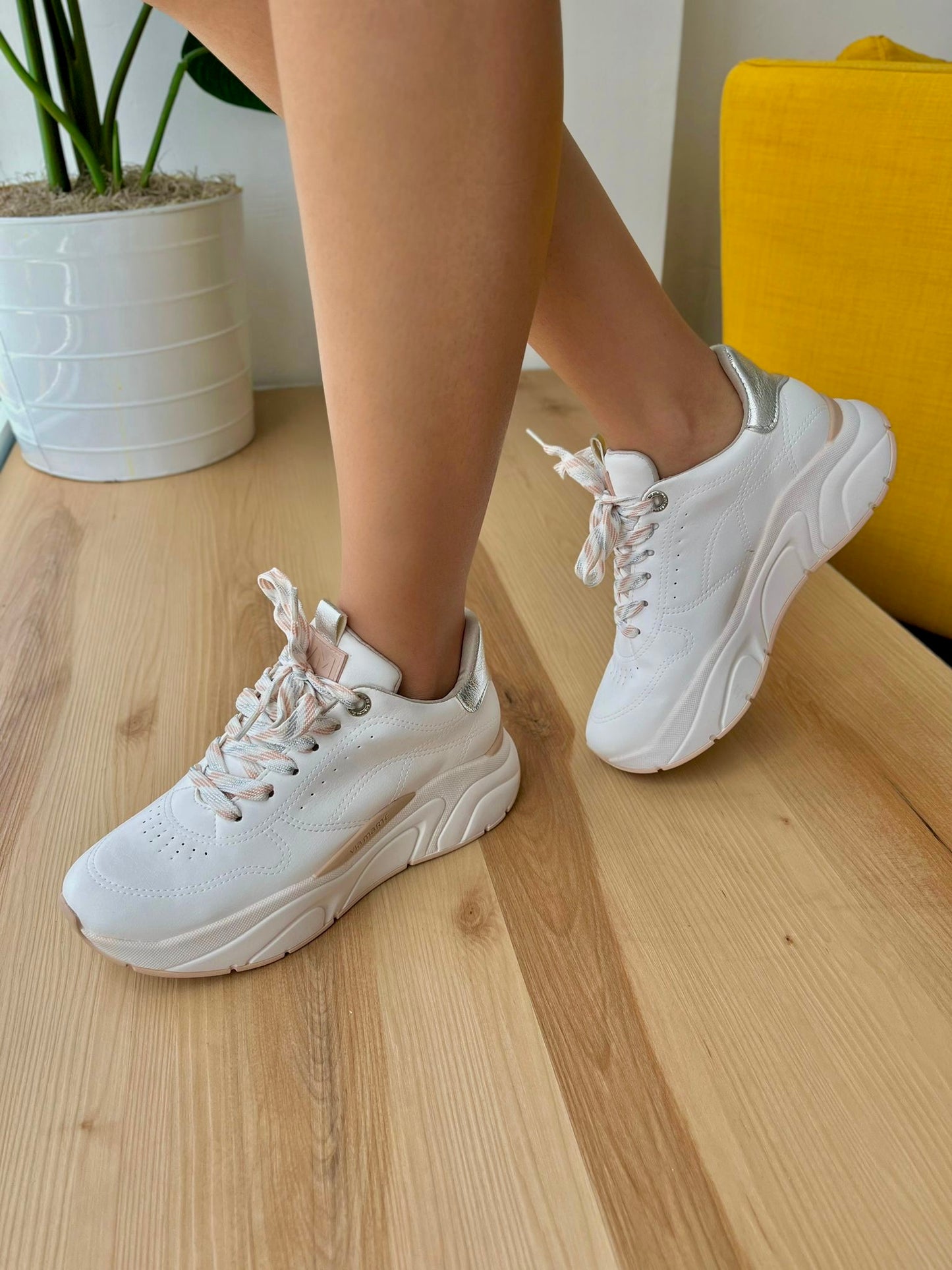 Ivanna sneaker- 4,5,6,9,11 - Stela The Shoetique